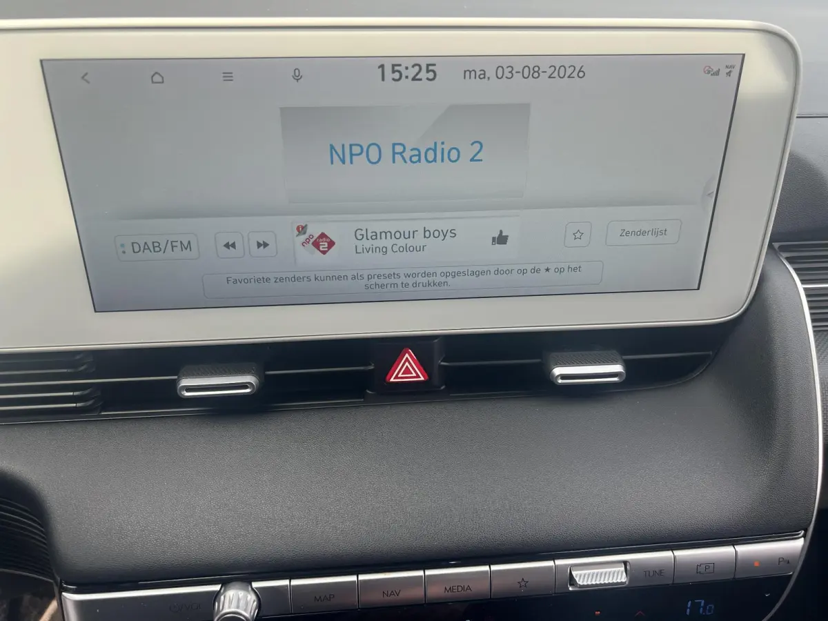 Connect 77.4 kWh / Fabrieksgarantie tot 05-2028 / Accu SoH 100 % / 1.600 kg trekgewicht / WLTP 507 km stad 710 km / CCS snel laden / Elektr. stoelen & klep / Stuur-, stoel- en achterbankverw