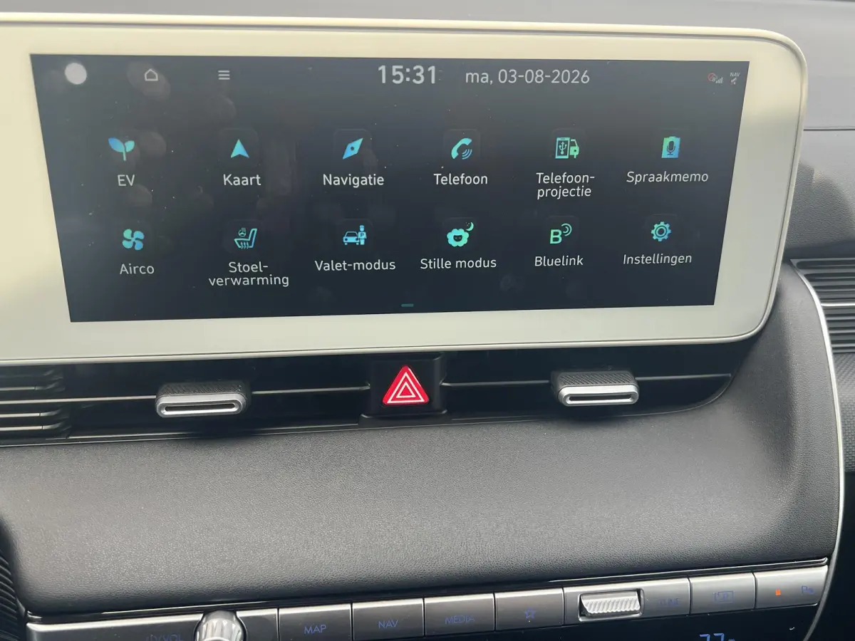 Connect 77.4 kWh / Fabrieksgarantie tot 05-2028 / Accu SoH 100 % / 1.600 kg trekgewicht / WLTP 507 km stad 710 km / CCS snel laden / Elektr. stoelen & klep / Stuur-, stoel- en achterbankverw