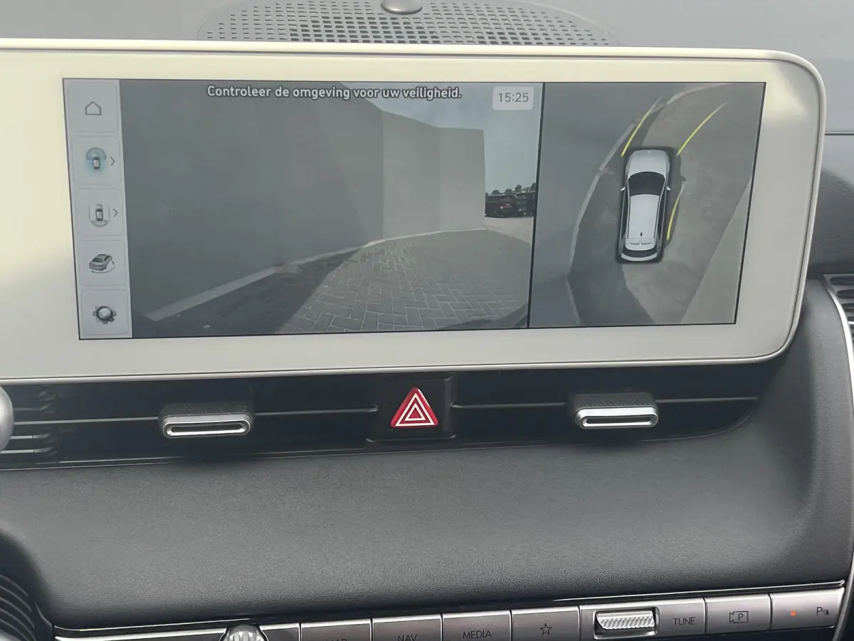 Connect 77.4 kWh / Fabrieksgarantie tot 05-2028 / Accu SoH 100 % / 1.600 kg trekgewicht / WLTP 507 km stad 710 km / CCS snel laden / Elektr. stoelen & klep / Stuur-, stoel- en achterbankverw