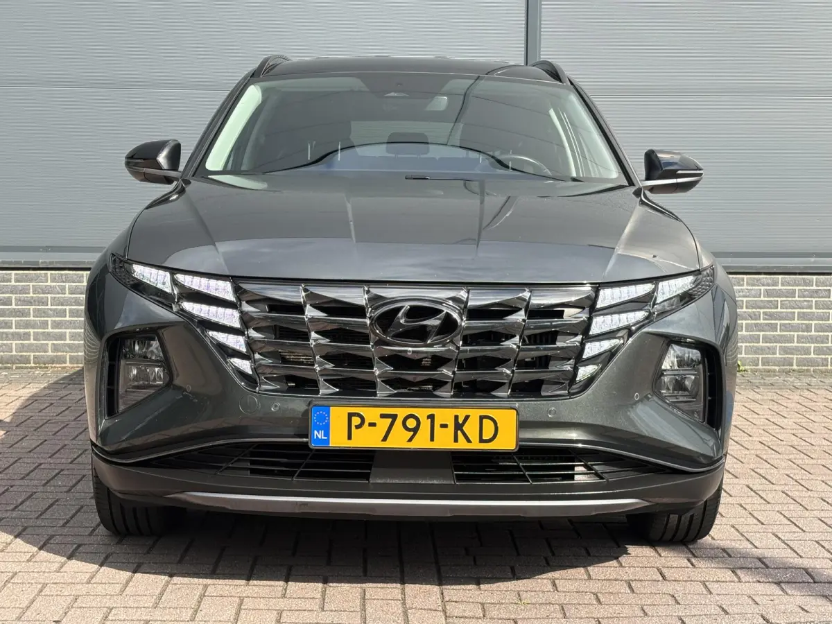 1.6 T-GDI HEV Comfort Smart / Afneembare Trekhaak / 1650 kg Trekgewicht / Stoel en Stuurverwarming / Navigatiesysteem / Apple Carplay / Android Auto / Adaptieve Cruise Control / Achteruitrij