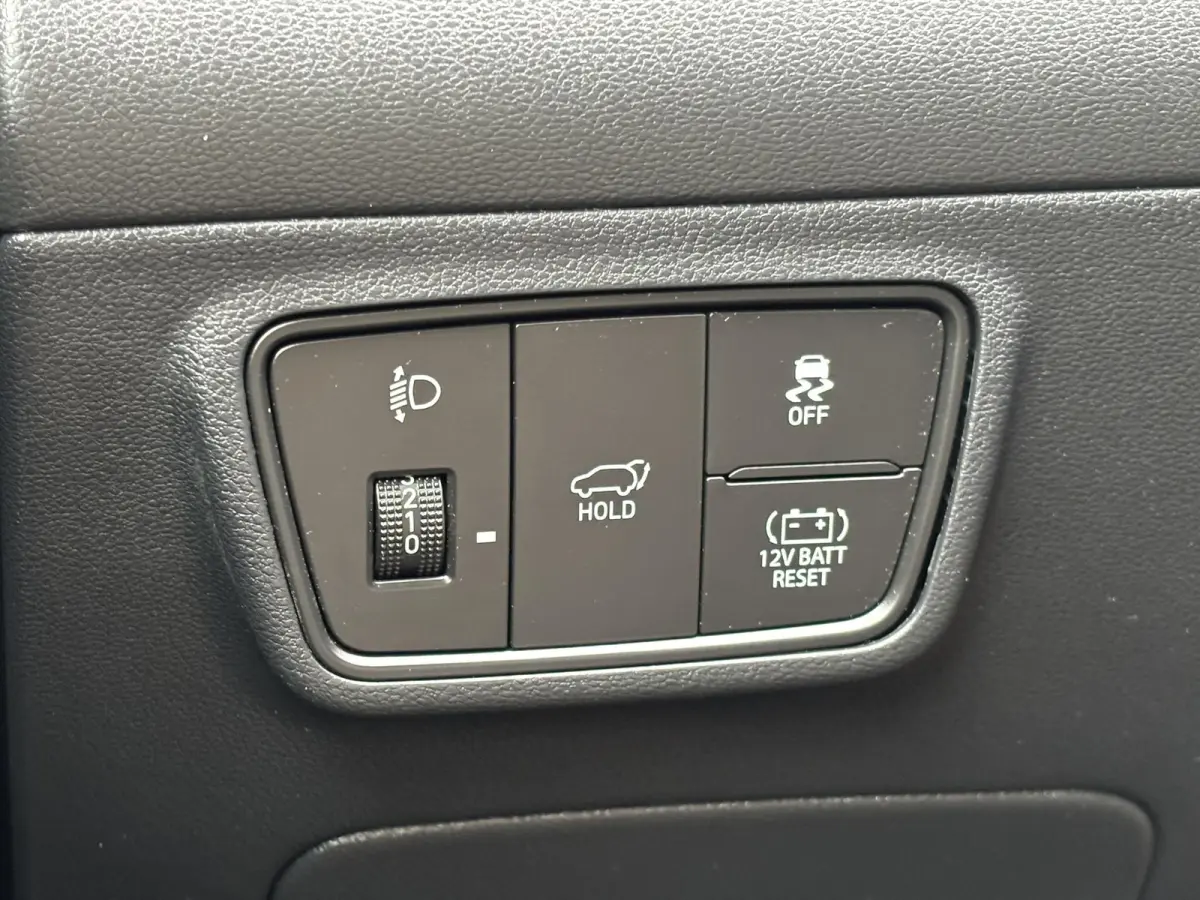 1.6 T-GDI HEV Comfort Smart / Afneembare Trekhaak / 1650 kg Trekgewicht / Stoel en Stuurverwarming / Navigatiesysteem / Apple Carplay / Android Auto / Adaptieve Cruise Control / Achteruitrij