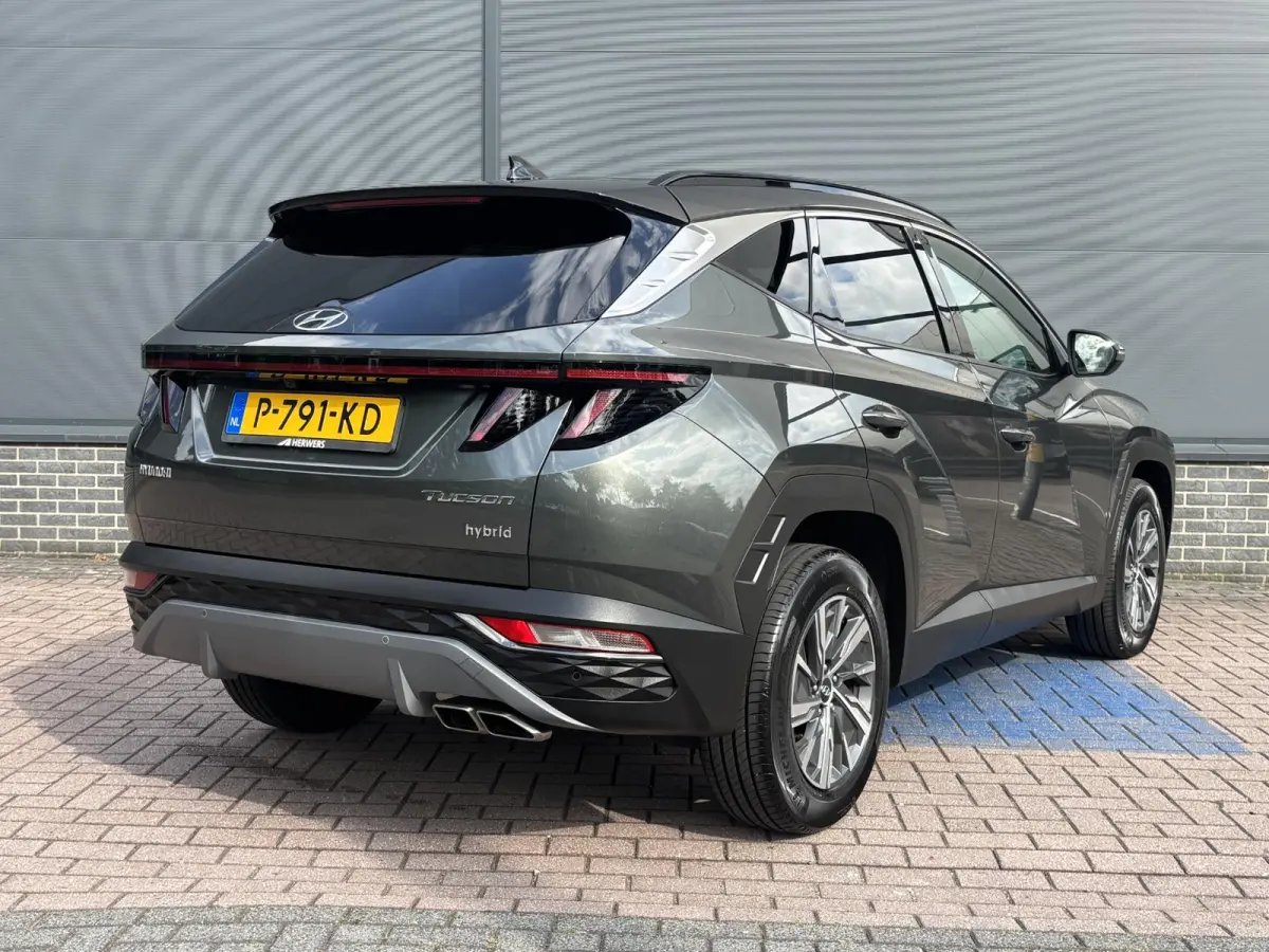 1.6 T-GDI HEV Comfort Smart / Afneembare Trekhaak / 1650 kg Trekgewicht / Stoel en Stuurverwarming / Navigatiesysteem / Apple Carplay / Android Auto / Adaptieve Cruise Control / Achteruitrij