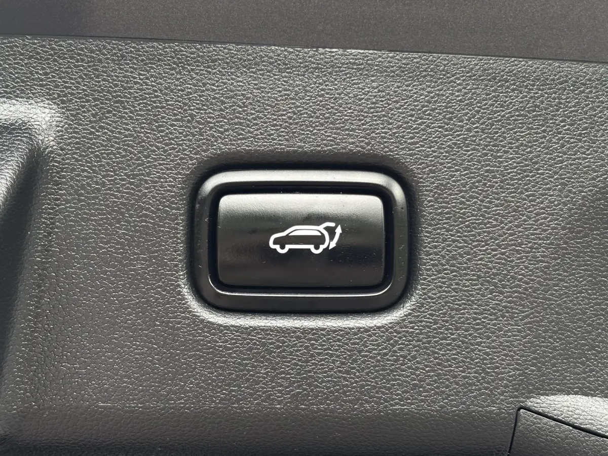 1.6 T-GDI HEV Comfort Smart / Afneembare Trekhaak / 1650 kg Trekgewicht / Stoel en Stuurverwarming / Navigatiesysteem / Apple Carplay / Android Auto / Adaptieve Cruise Control / Achteruitrij