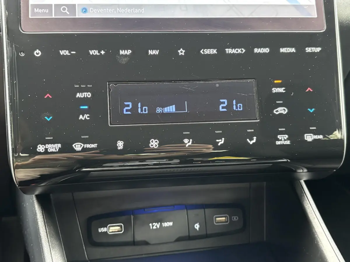 1.6 T-GDI HEV Comfort Smart / Afneembare Trekhaak / 1650 kg Trekgewicht / Stoel en Stuurverwarming / Navigatiesysteem / Apple Carplay / Android Auto / Adaptieve Cruise Control / Achteruitrij
