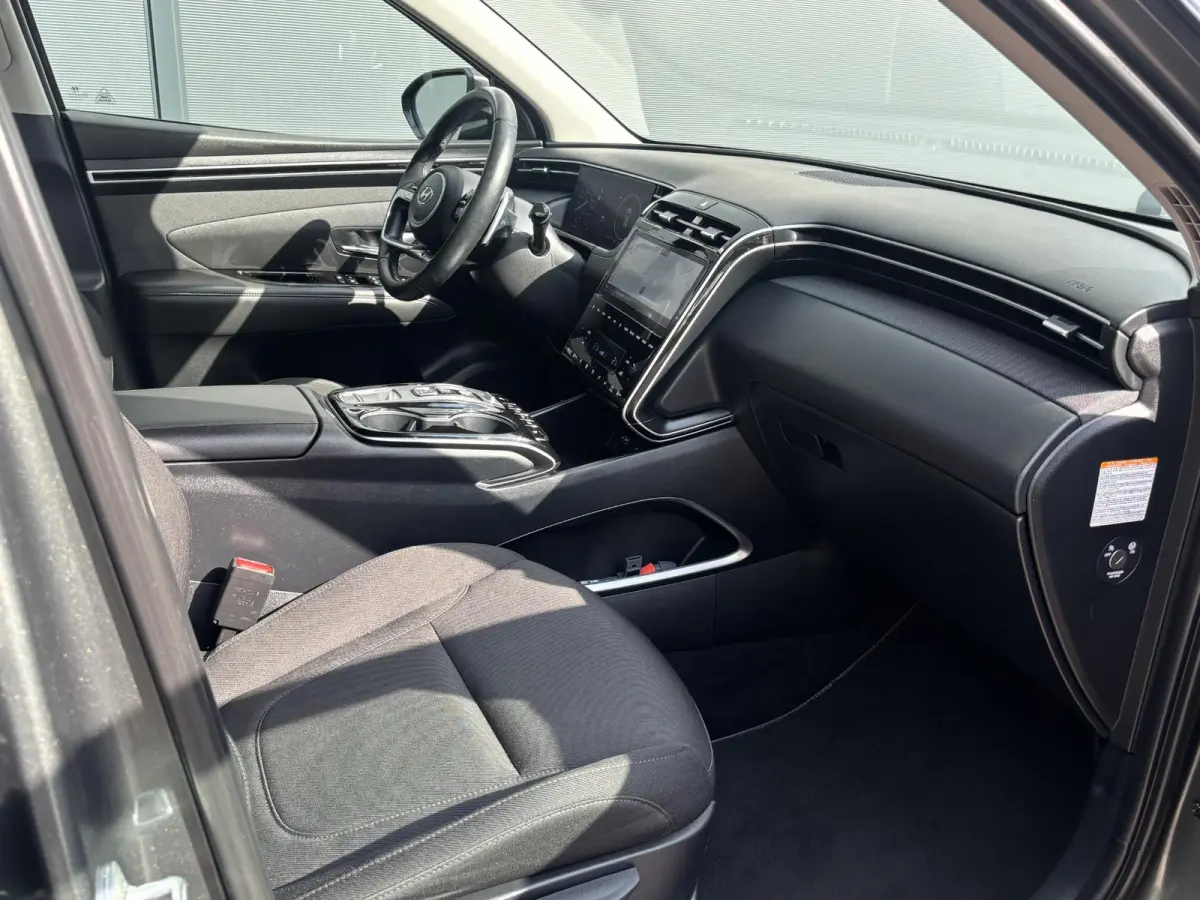 1.6 T-GDI HEV Comfort Smart / Afneembare Trekhaak / 1650 kg Trekgewicht / Stoel en Stuurverwarming / Navigatiesysteem / Apple Carplay / Android Auto / Adaptieve Cruise Control / Achteruitrij