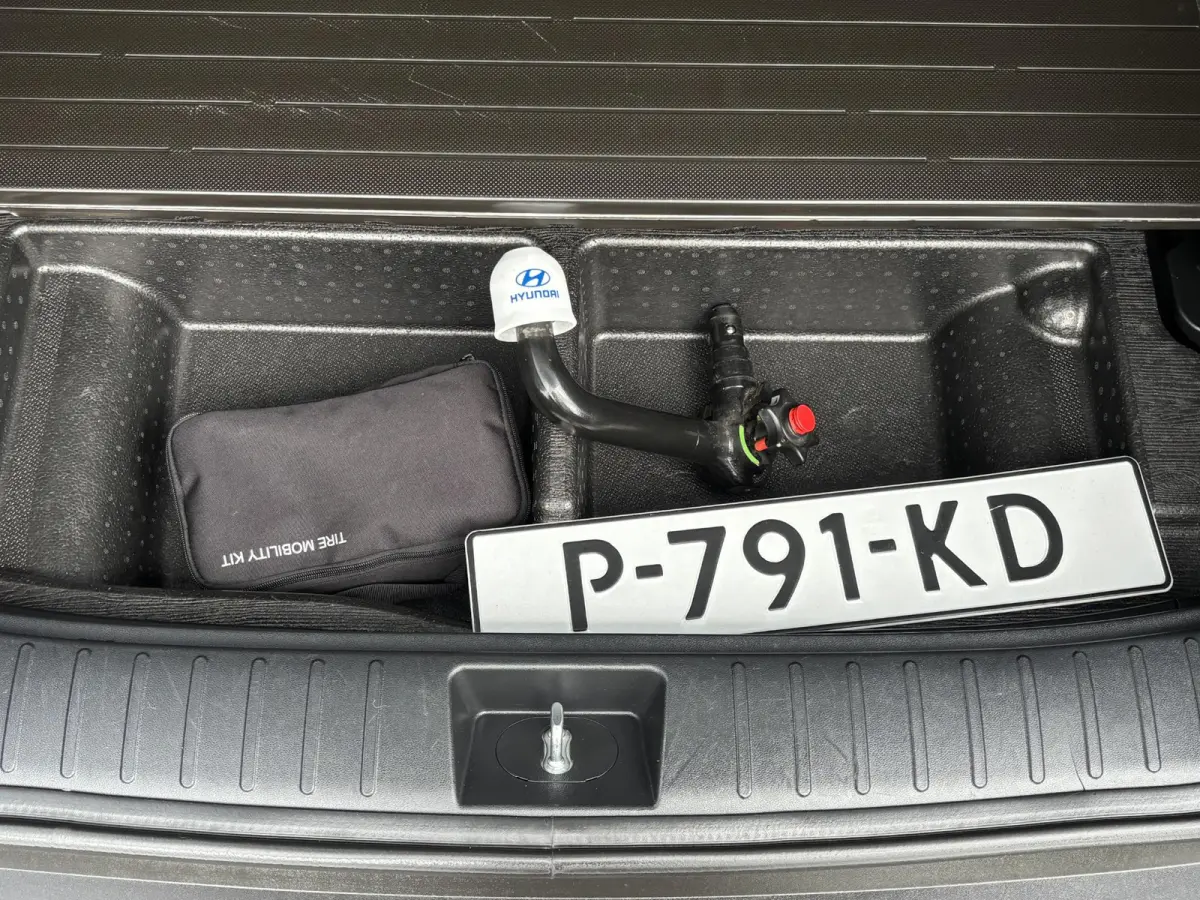 1.6 T-GDI HEV Comfort Smart / Afneembare Trekhaak / 1650 kg Trekgewicht / Stoel en Stuurverwarming / Navigatiesysteem / Apple Carplay / Android Auto / Adaptieve Cruise Control / Achteruitrij