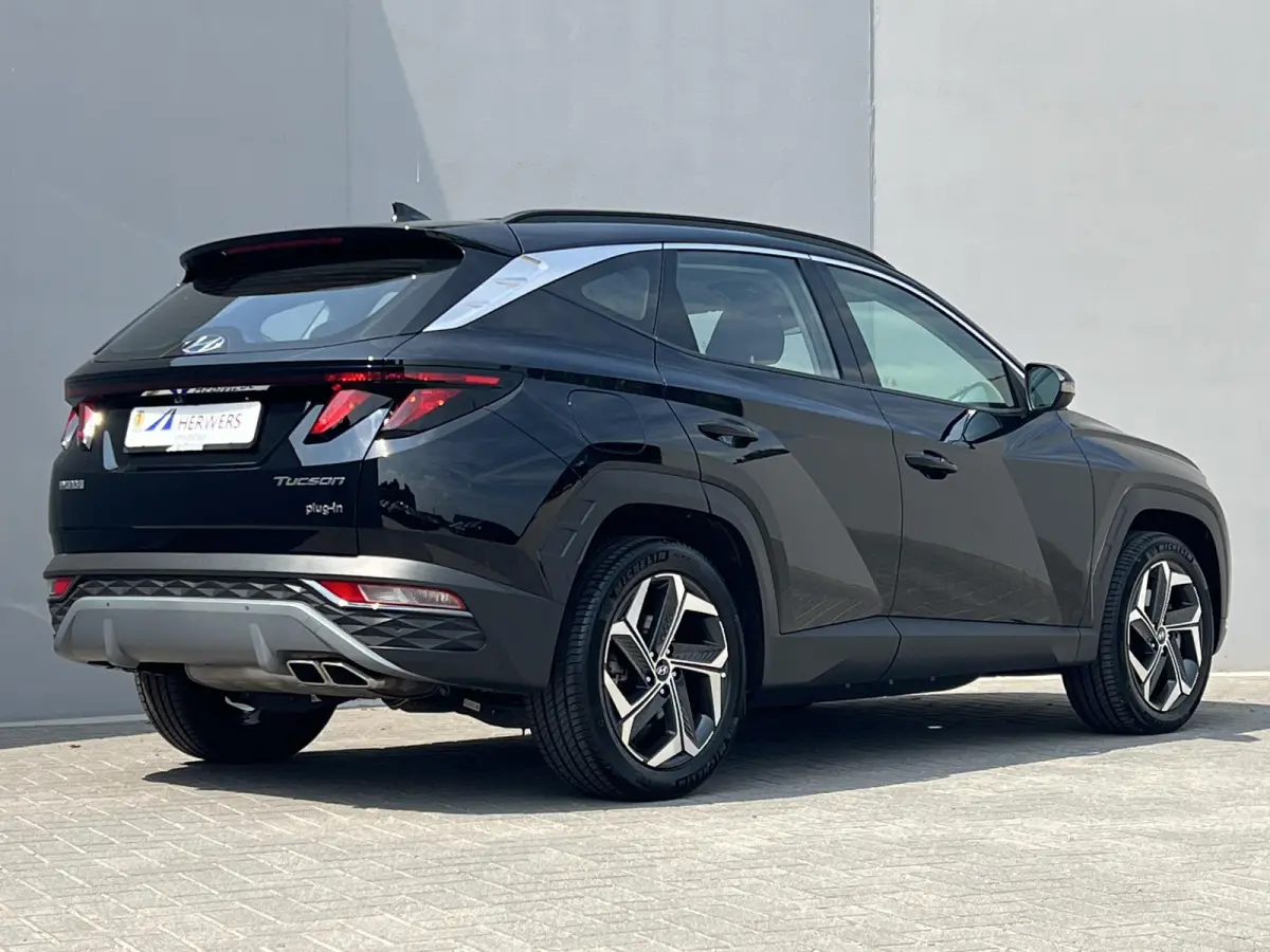 1.6 T-GDI PHEV Comfort 4WD / Fabrieksgarantie tot 07-2027 / Accu SoH 100 % / 1.350 kg trekgewicht / Navigatie / Stuur- & Stoelverwarming / Apple Carplay Android / 19" LM wielen /