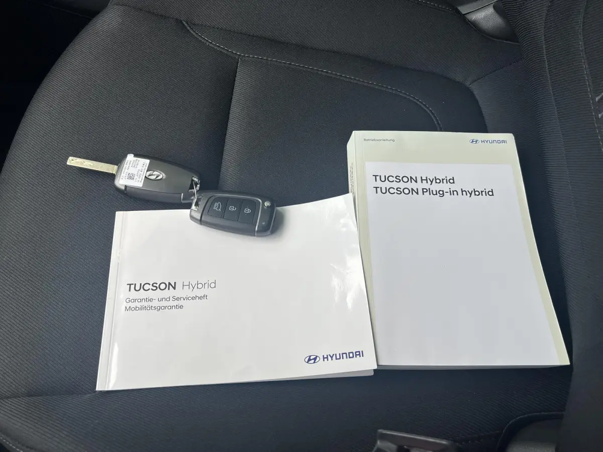 1.6 T-GDI PHEV Comfort 4WD / Fabrieksgarantie tot 07-2027 / Accu SoH 100 % / 1.350 kg trekgewicht / Navigatie / Stuur- & Stoelverwarming / Apple Carplay Android / 19" LM wielen /
