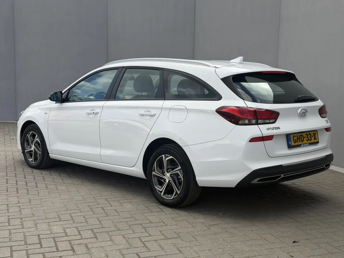 1.0 T-GDi MHEV Comfort / Facelift / NL’se Auto / Camera / Navigatie via AppleCarplay & Android auto / Parkeersensoren / Multimedia Bluetooth / DAB /