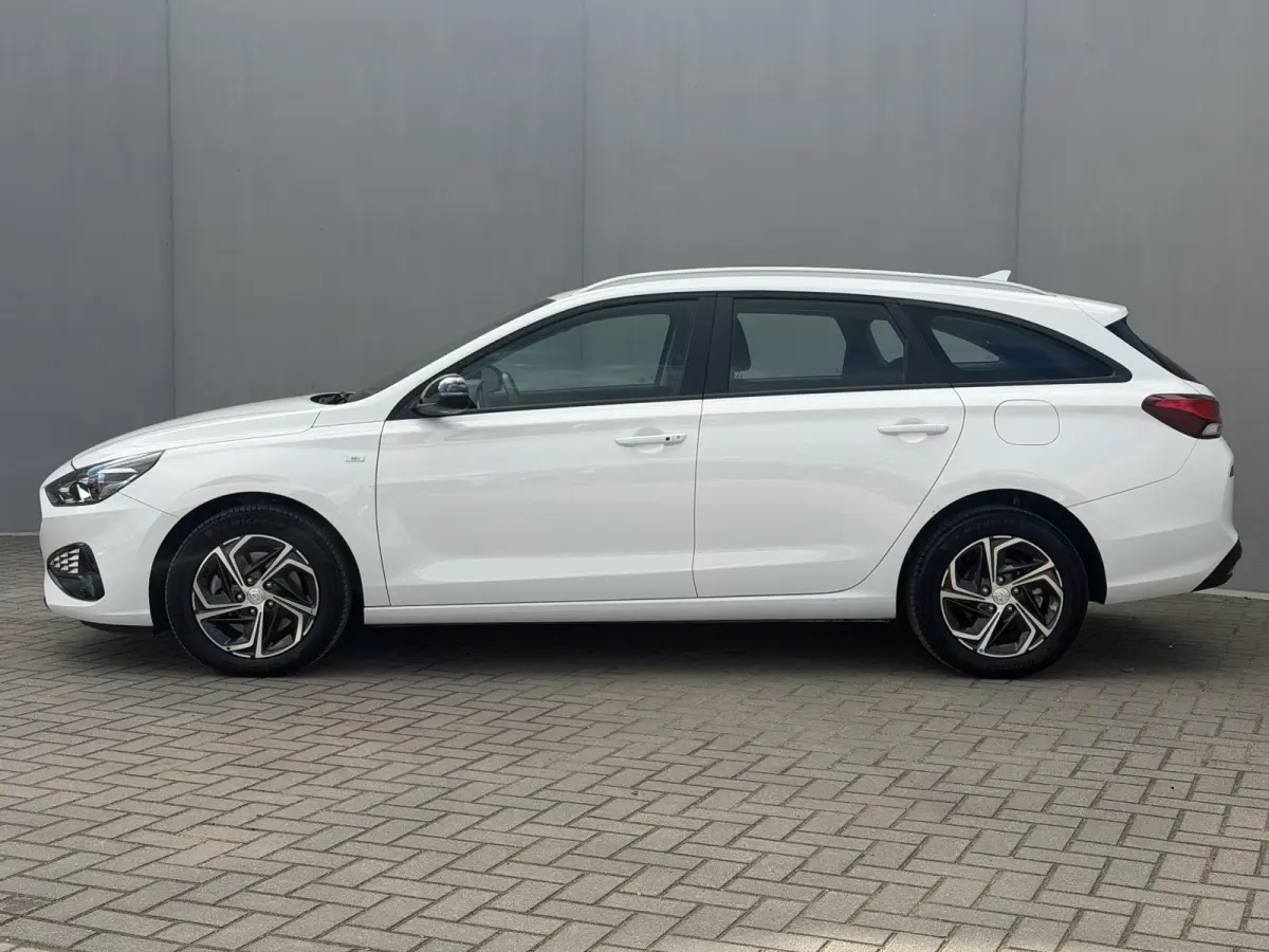 1.0 T-GDi MHEV Comfort / Facelift / NL’se Auto / Camera / Navigatie via AppleCarplay & Android auto / Parkeersensoren / Multimedia Bluetooth / DAB /