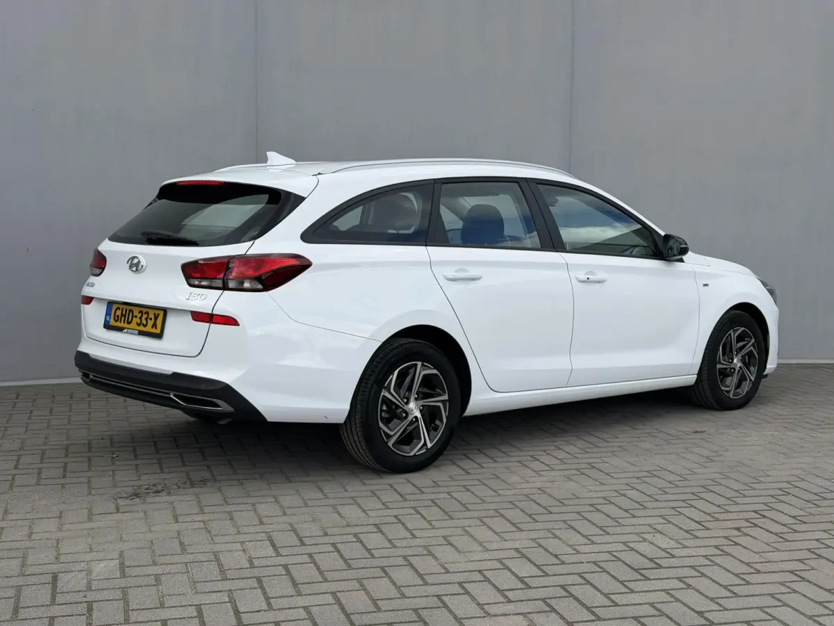 1.0 T-GDi MHEV Comfort / Facelift / NL’se Auto / Camera / Navigatie via AppleCarplay & Android auto / Parkeersensoren / Multimedia Bluetooth / DAB /