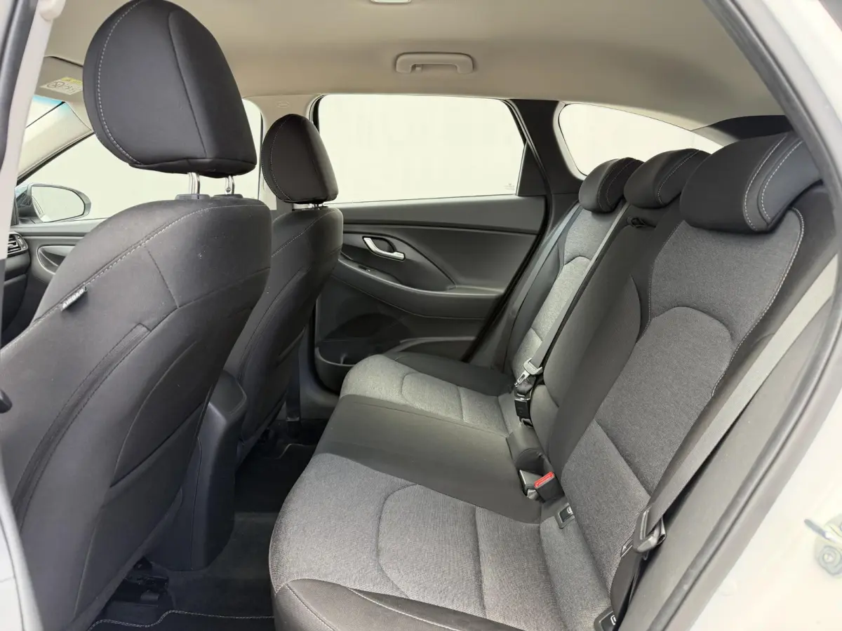 1.0 T-GDi MHEV Comfort / Facelift / NL’se Auto / Camera / Navigatie via AppleCarplay & Android auto / Parkeersensoren / Multimedia Bluetooth / DAB /