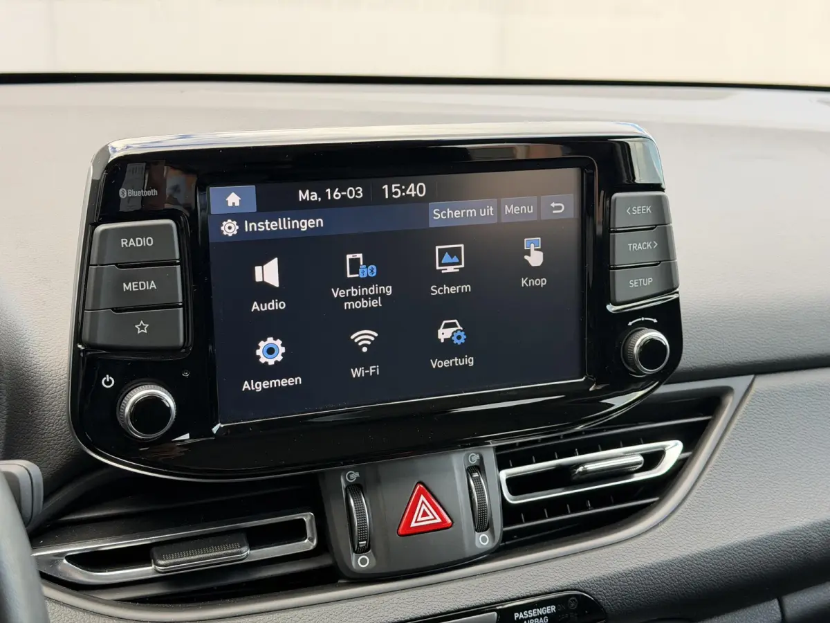 1.0 T-GDi MHEV Comfort / Facelift / NL’se Auto / Camera / Navigatie via AppleCarplay & Android auto / Parkeersensoren / Multimedia Bluetooth / DAB /