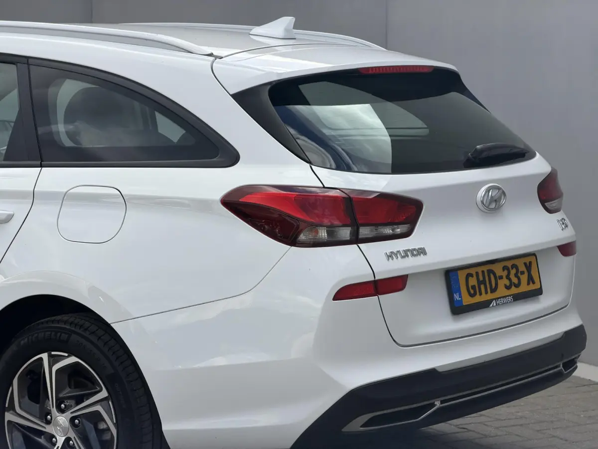 1.0 T-GDi MHEV Comfort / Facelift / NL’se Auto / Camera / Navigatie via AppleCarplay & Android auto / Parkeersensoren / Multimedia Bluetooth / DAB /