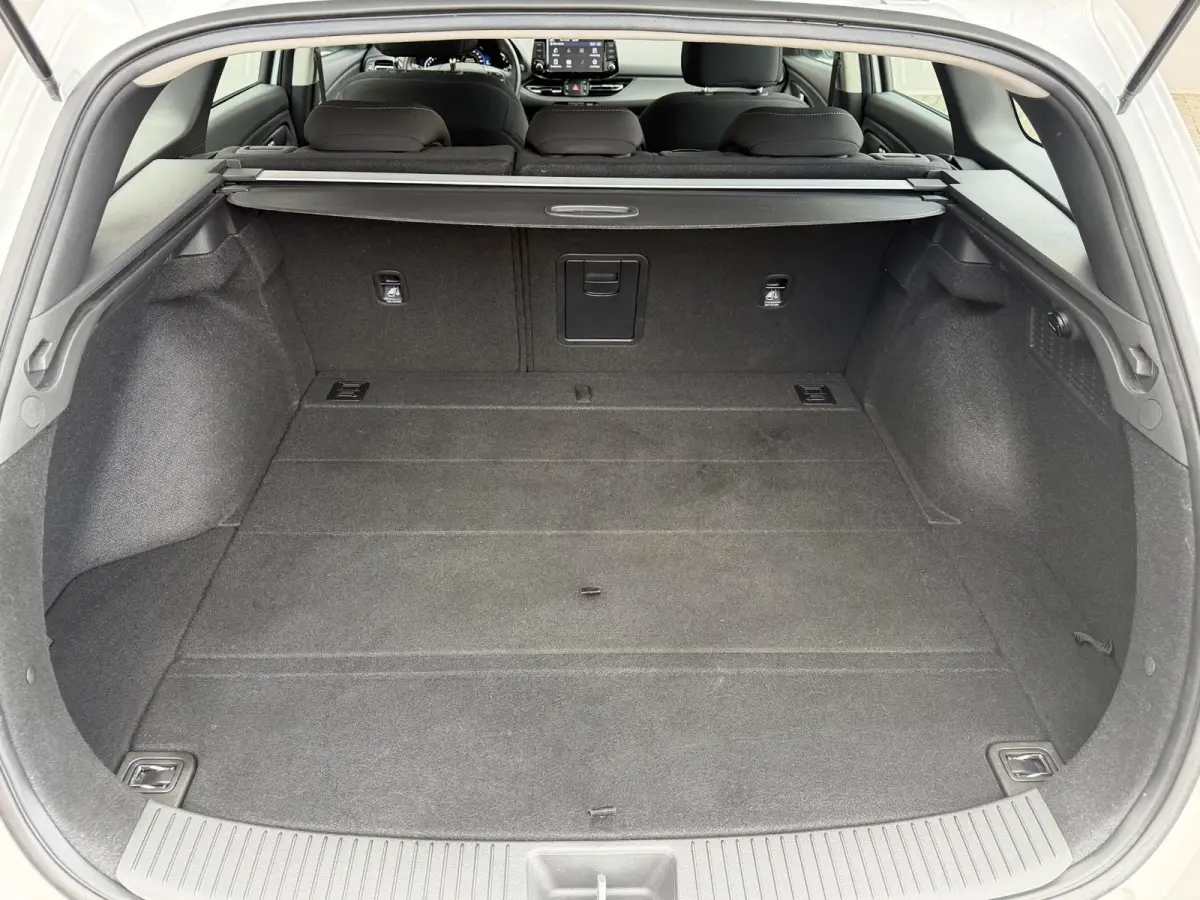 1.0 T-GDi MHEV Comfort / Facelift / NL’se Auto / Camera / Navigatie via AppleCarplay & Android auto / Parkeersensoren / Multimedia Bluetooth / DAB /