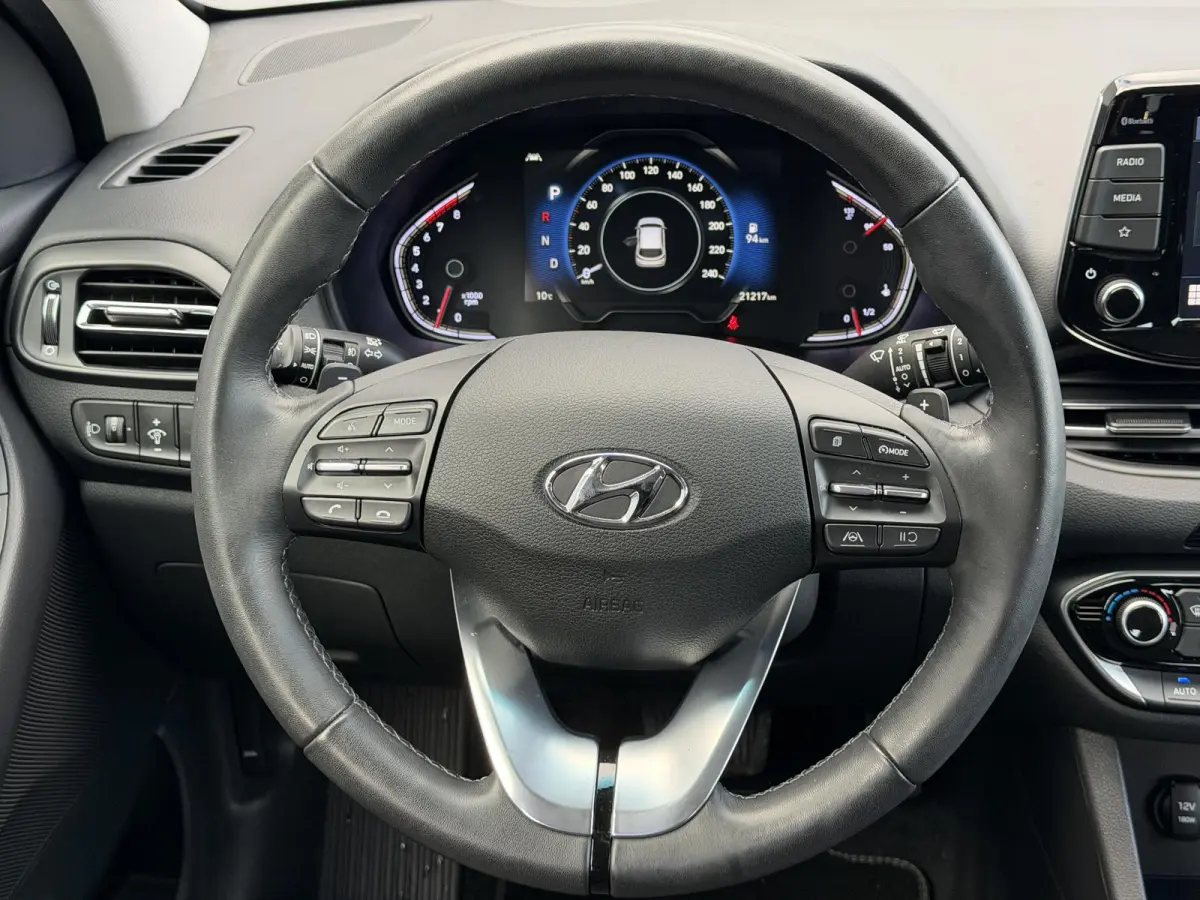1.0 T-GDi MHEV Comfort / Facelift / NL’se Auto / Camera / Navigatie via AppleCarplay & Android auto / Parkeersensoren / Multimedia Bluetooth / DAB /