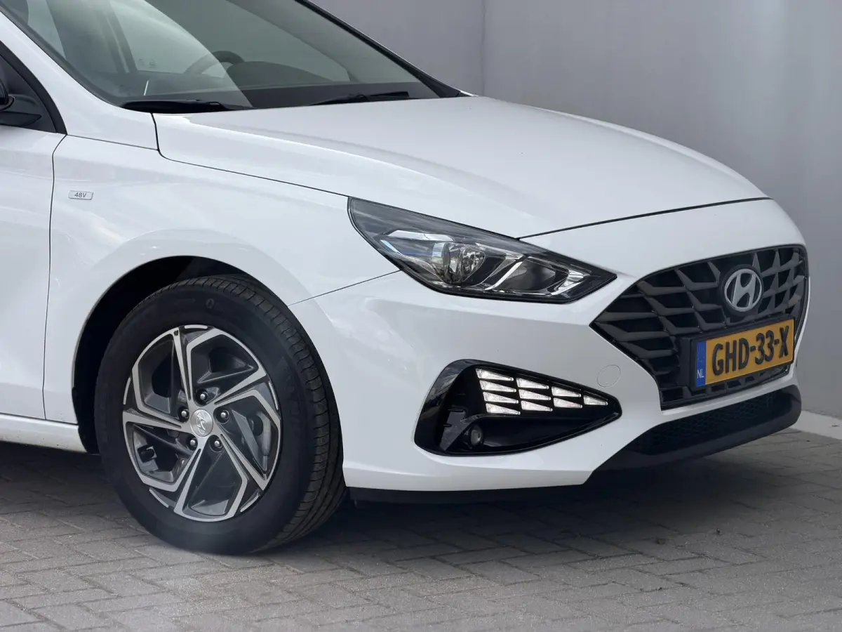 1.0 T-GDi MHEV Comfort / Facelift / NL’se Auto / Camera / Navigatie via AppleCarplay & Android auto / Parkeersensoren / Multimedia Bluetooth / DAB /
