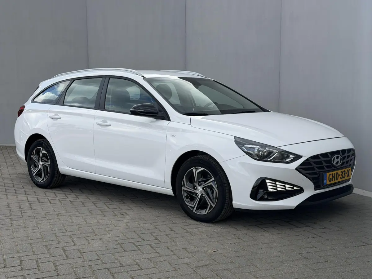 1.0 T-GDi MHEV Comfort / Facelift / NL’se Auto / Camera / Navigatie via AppleCarplay & Android auto / Parkeersensoren / Multimedia Bluetooth / DAB /