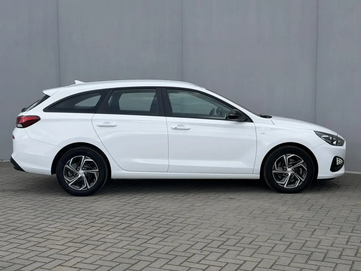 1.0 T-GDi MHEV Comfort / Facelift / NL’se Auto / Camera / Navigatie via AppleCarplay & Android auto / Parkeersensoren / Multimedia Bluetooth / DAB /