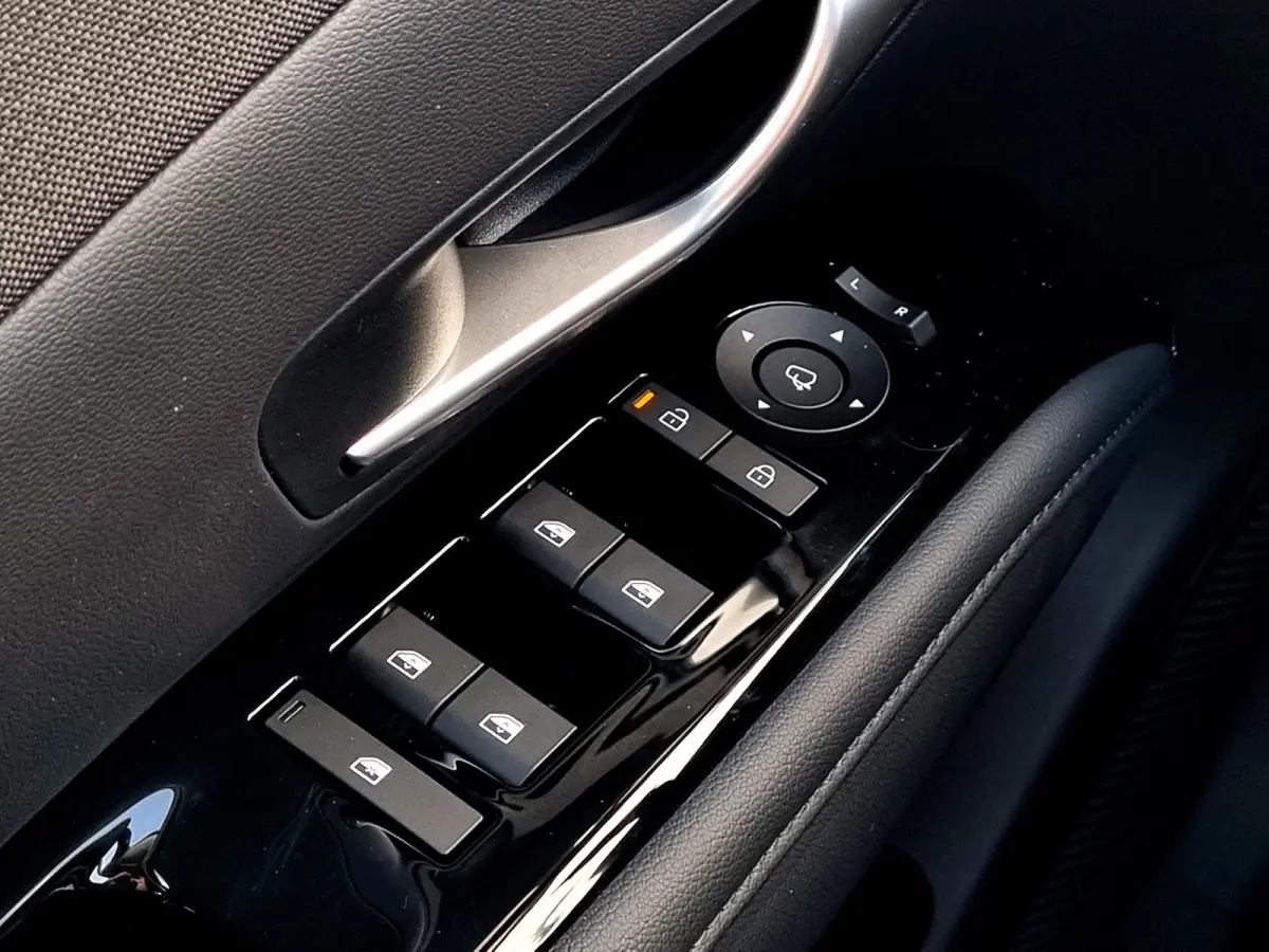 1.6 T-GDI PHEV Premium / Navigatie / 360 Camera / Memory Seat / Stoelverkoeling / Stoelverwarming Voor + Achter / Stuurverwarming / KRELL Audio /