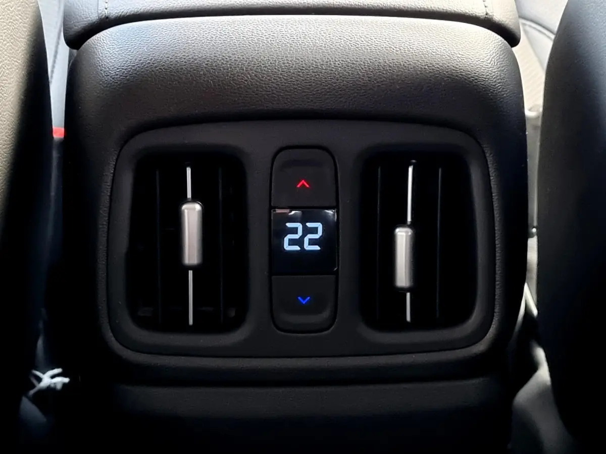 1.6 T-GDI PHEV Premium / Navigatie / 360 Camera / Memory Seat / Stoelverkoeling / Stoelverwarming Voor + Achter / Stuurverwarming / KRELL Audio /