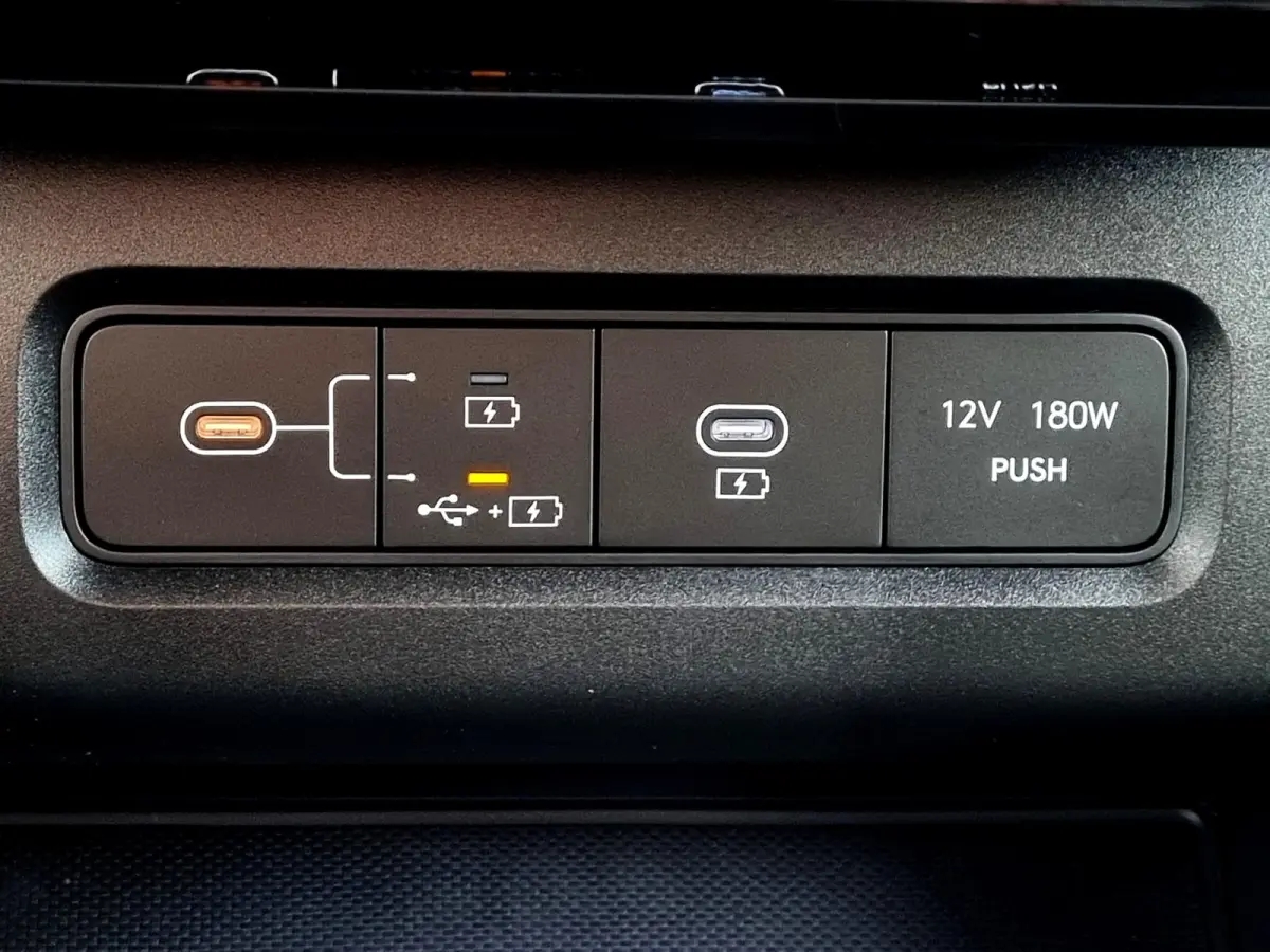1.6 T-GDI PHEV Premium / Navigatie / 360 Camera / Memory Seat / Stoelverkoeling / Stoelverwarming Voor + Achter / Stuurverwarming / KRELL Audio /