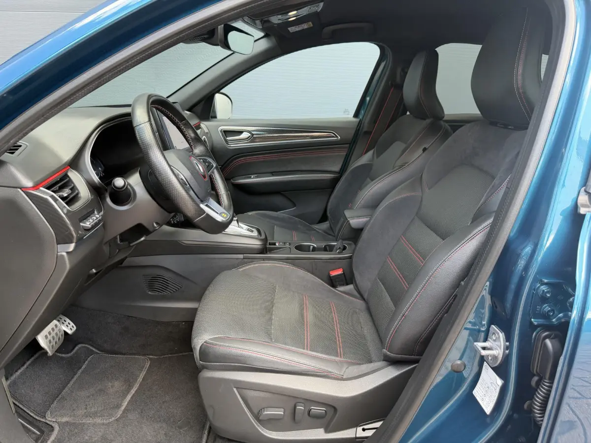 1.6 E-Tech full hybrid 145 esprit RS Line / Elektrisch Verstelbare Stoelen / Navigatie + Apple Carplay & Android Auto / Stuur & Stoelverwarming / Achteruitrijcamera / Climate Control /