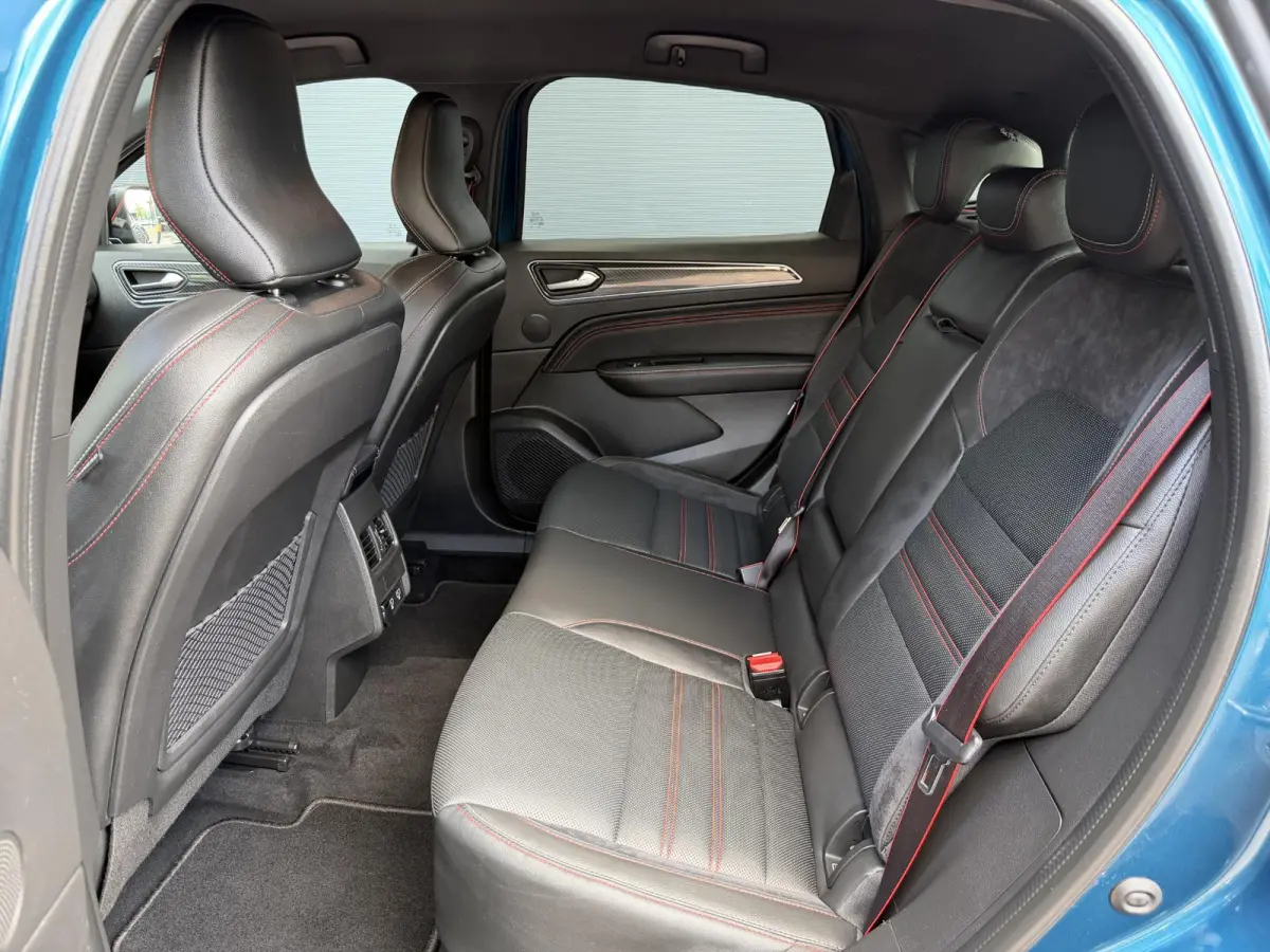 1.6 E-Tech full hybrid 145 esprit RS Line / Elektrisch Verstelbare Stoelen / Navigatie + Apple Carplay & Android Auto / Stuur & Stoelverwarming / Achteruitrijcamera / Climate Control /