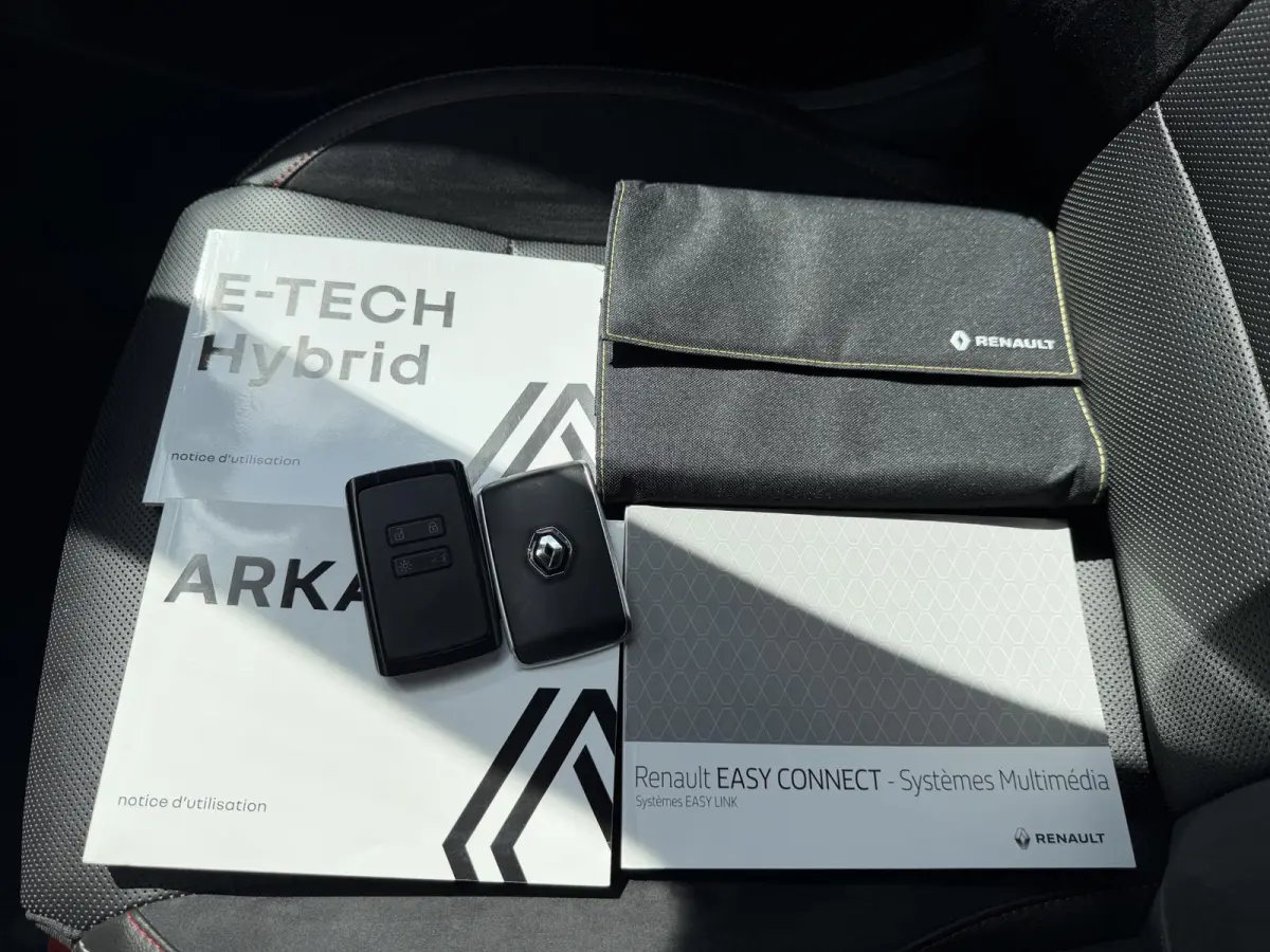 1.6 E-Tech full hybrid 145 esprit RS Line / Elektrisch Verstelbare Stoelen / Navigatie + Apple Carplay & Android Auto / Stuur & Stoelverwarming / Achteruitrijcamera / Climate Control /