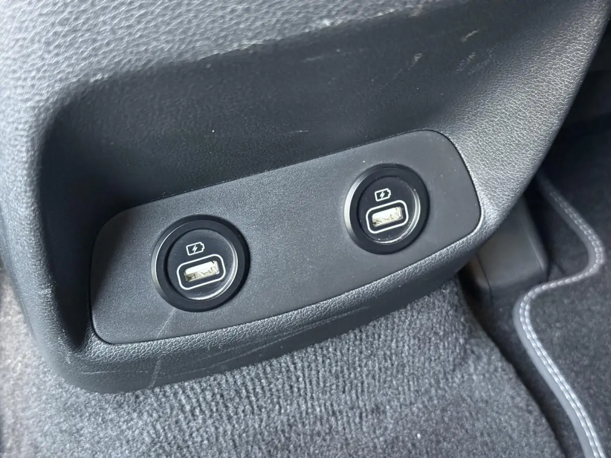 1.6 T-GDI HEV Comfort Smart / Dealer Onderhouden / Trekhaak / 1650 KG Trekgewicht / Stoel Verwarming / Elektrische Stoelen / Achteruitrij Camera / Apple Carplay & Android Auto /