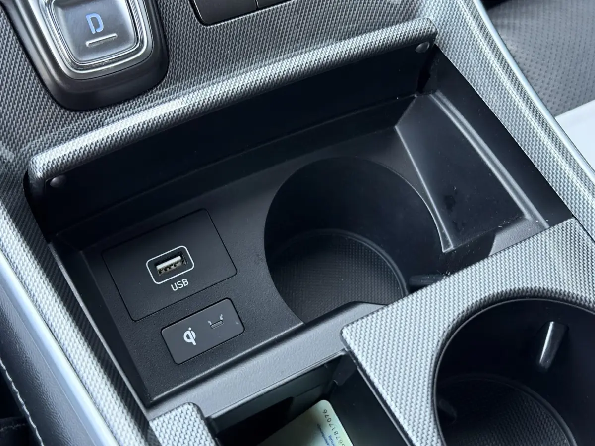 1.6 T-GDI HEV Comfort Smart / Dealer Onderhouden / Trekhaak / 1650 KG Trekgewicht / Stoel Verwarming / Elektrische Stoelen / Achteruitrij Camera / Apple Carplay & Android Auto /