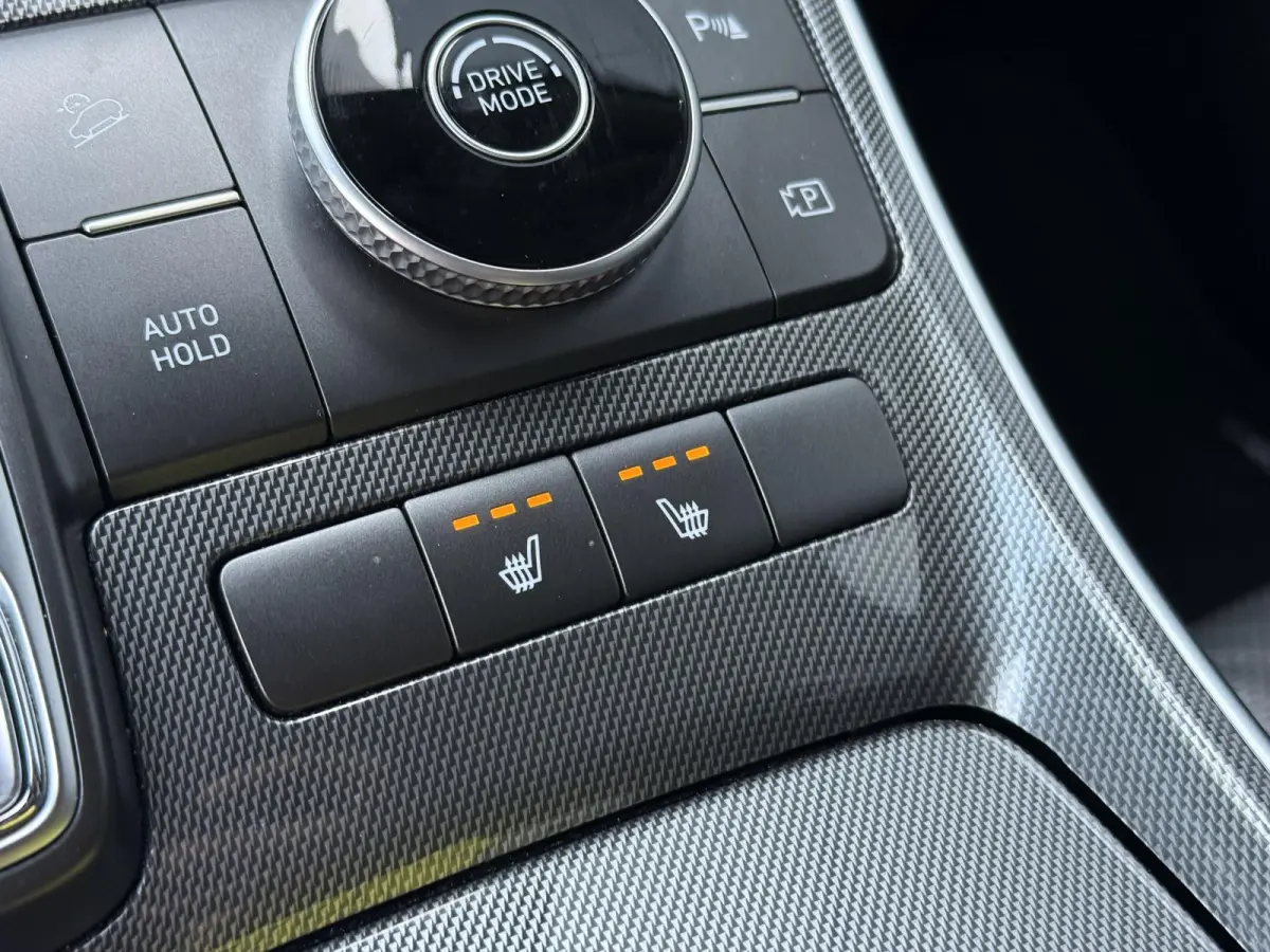 1.6 T-GDI HEV Comfort Smart / Dealer Onderhouden / Trekhaak / 1650 KG Trekgewicht / Stoel Verwarming / Elektrische Stoelen / Achteruitrij Camera / Apple Carplay & Android Auto /