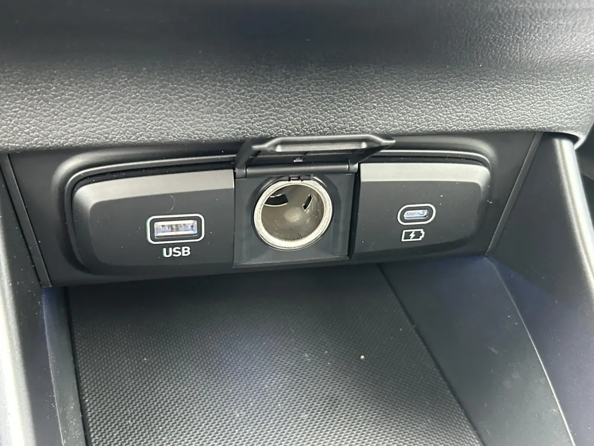 1.0 T-GDI Comfort Cruise / Elektrische Ramen V+A / Navigatie via Apple Carplay & Android Auto / 16'' LM Velgen / Achteruitrijcamera /