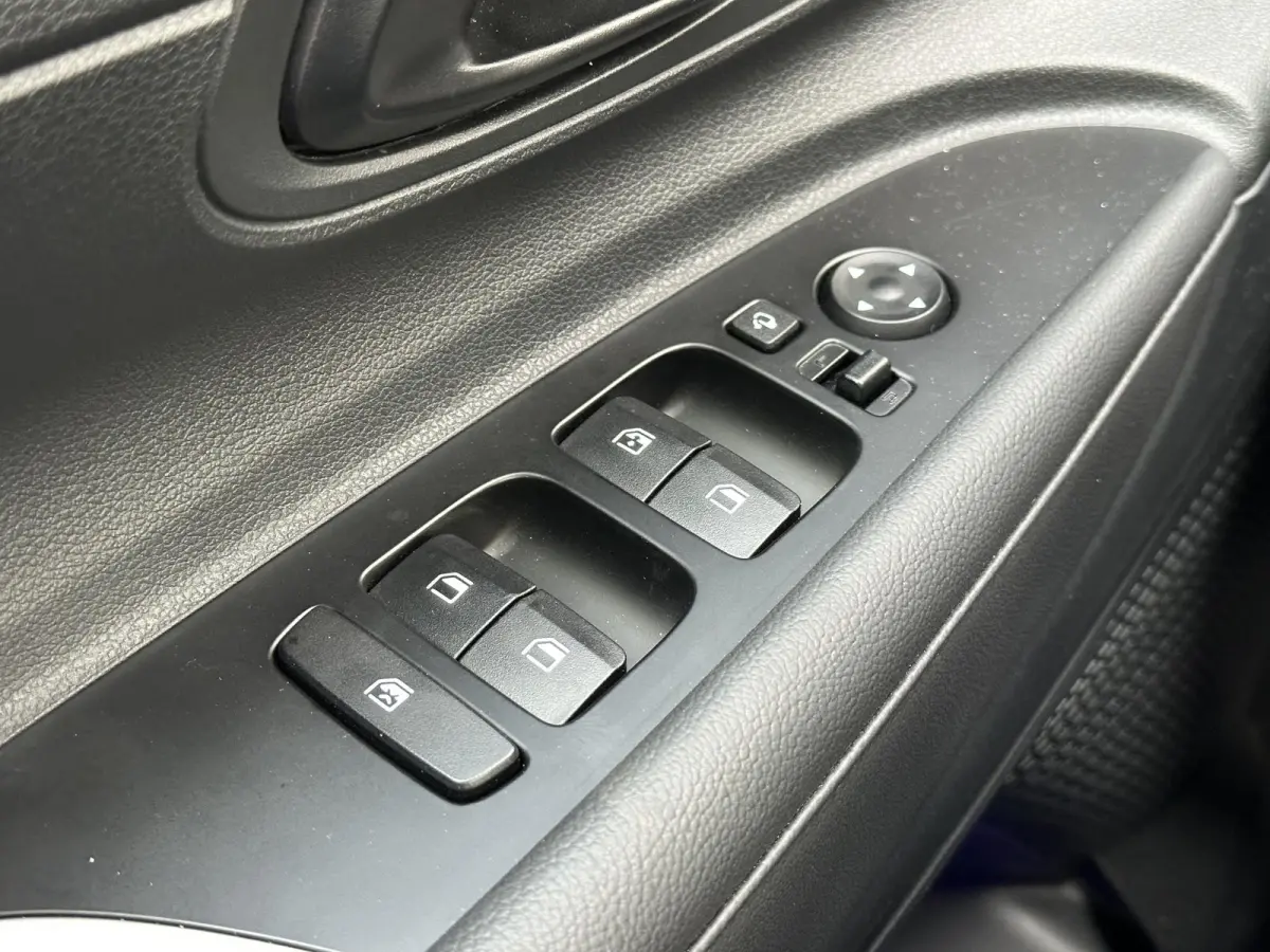 1.0 T-GDI Comfort Cruise / Elektrische Ramen V+A / Navigatie via Apple Carplay & Android Auto / 16'' LM Velgen / Achteruitrijcamera /
