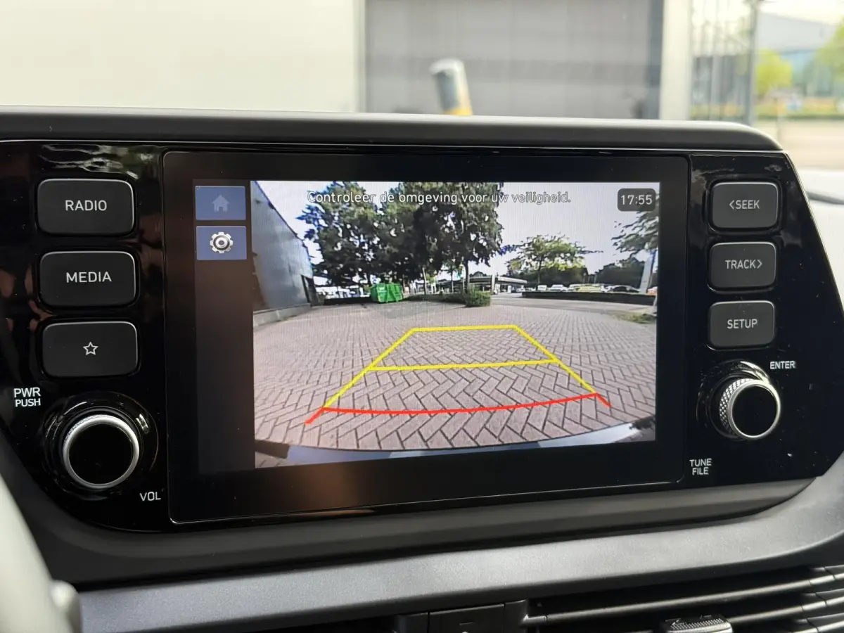 1.0 T-GDI Comfort Cruise / Elektrische Ramen V+A / Navigatie via Apple Carplay & Android Auto / 16'' LM Velgen / Achteruitrijcamera /