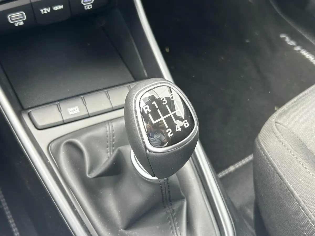 1.0 T-GDI Comfort Cruise / Elektrische Ramen V+A / Navigatie via Apple Carplay & Android Auto / 16'' LM Velgen / Achteruitrijcamera /