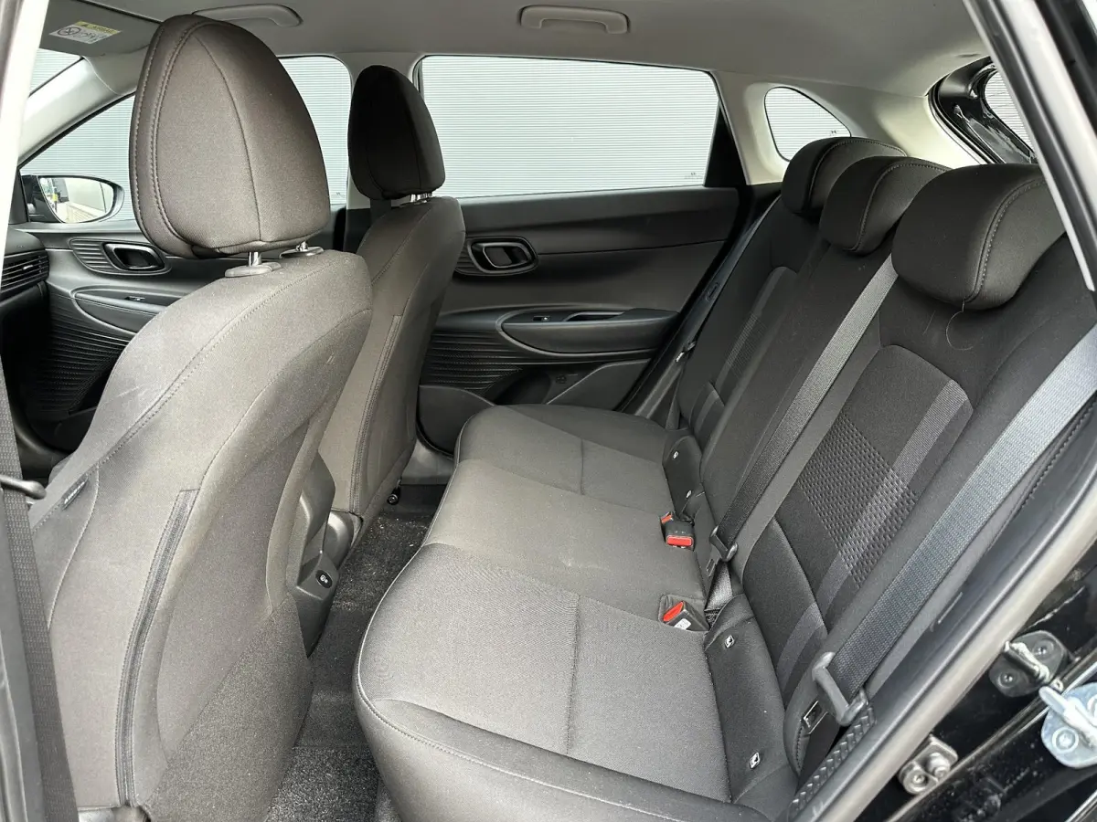 1.0 T-GDI Comfort Cruise / Elektrische Ramen V+A / Navigatie via Apple Carplay & Android Auto / 16'' LM Velgen / Achteruitrijcamera /