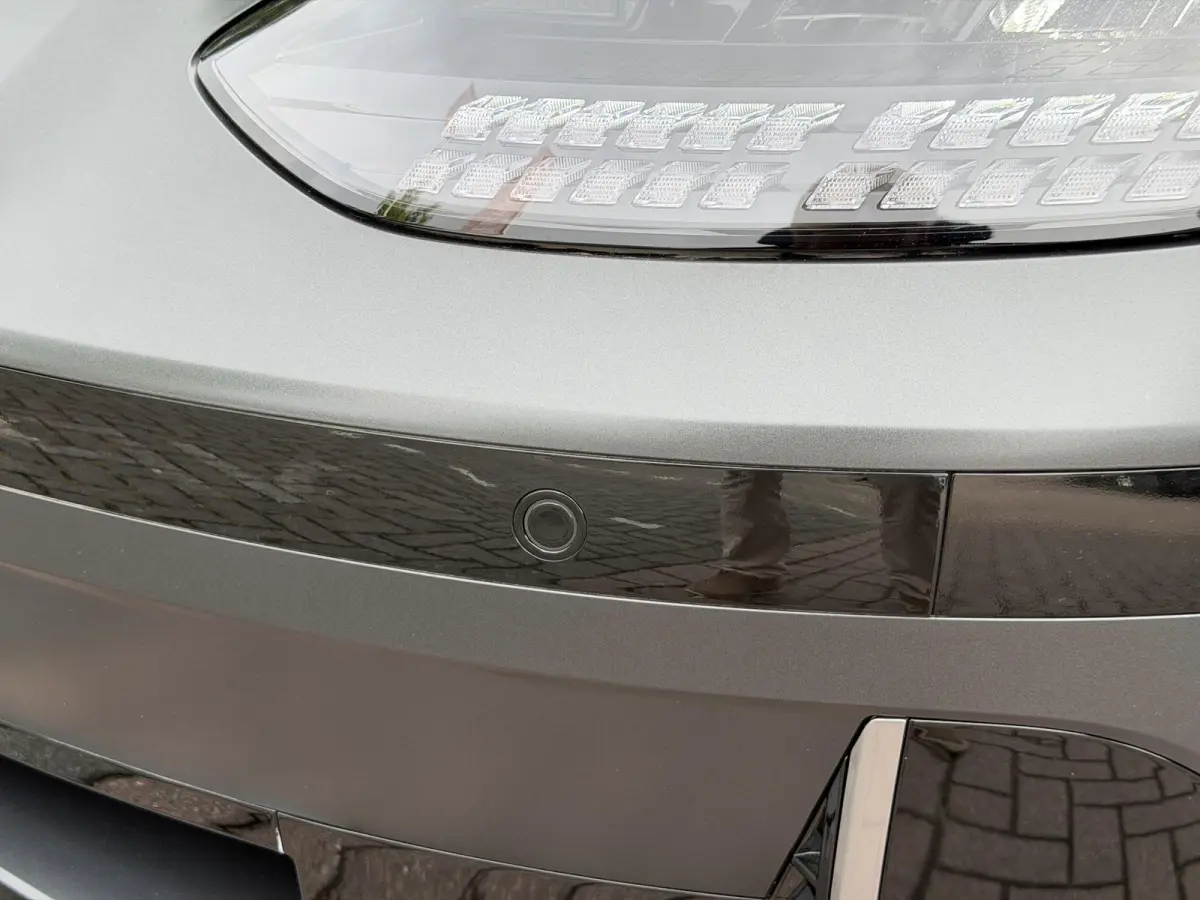 Style 53 kWh / Rijklaarprijs / Snel Leverbaar maar Beperkt Leverbaar / Dyamische Navigatie / Adaptive Cruise Control / Achteruitrijcamera / 18 Inch Lichtmetaal /