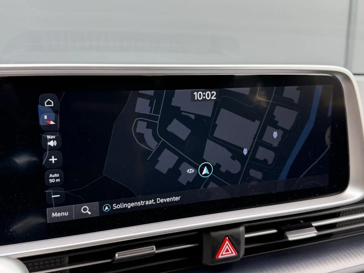 Style 53 kWh / Rijklaarprijs / Snel Leverbaar maar Beperkt Leverbaar / Dyamische Navigatie / Adaptive Cruise Control / Achteruitrijcamera / 18 Inch Lichtmetaal /
