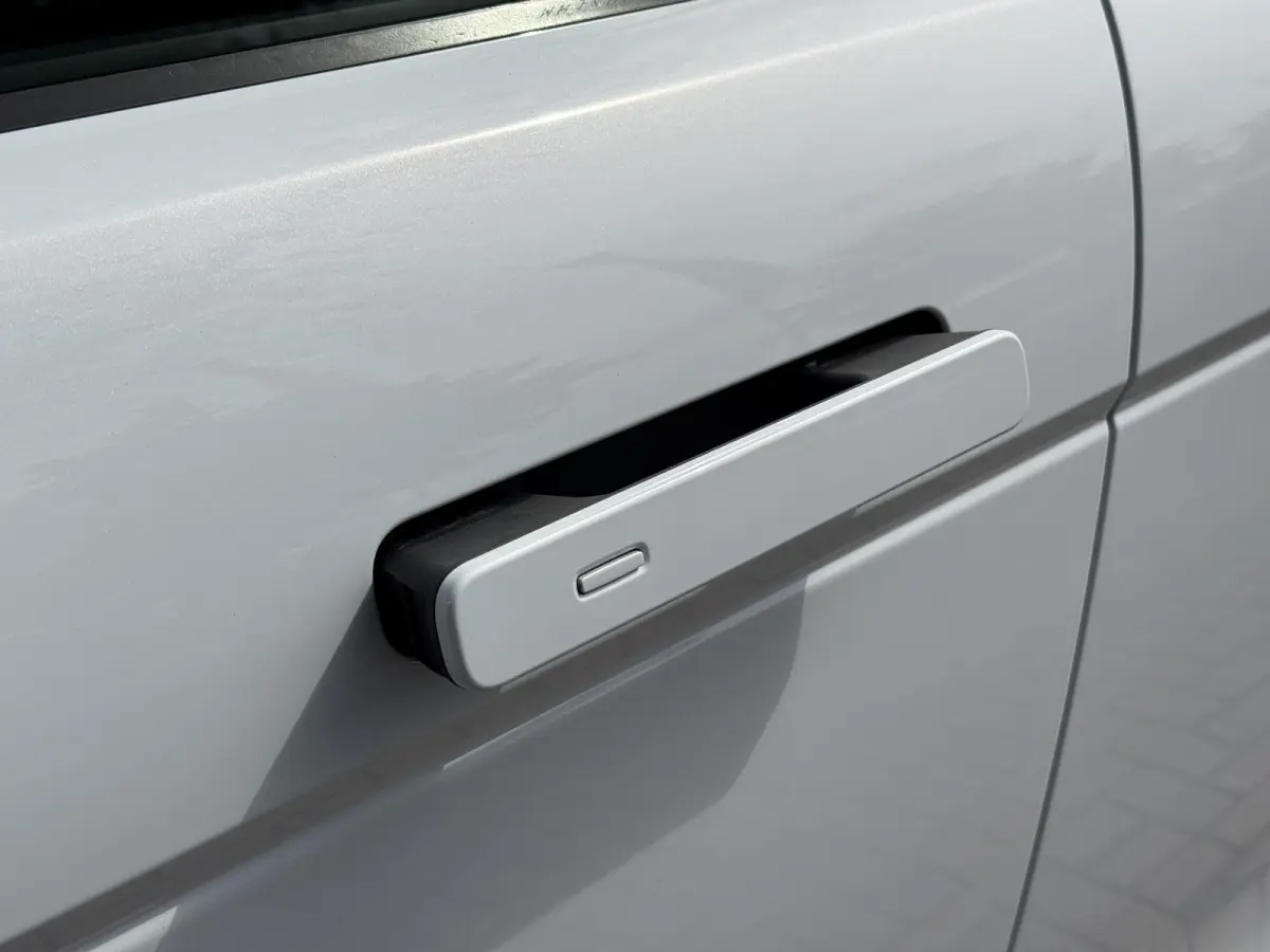 1.5 P300e AWD HSE / Schuif Kantel Dak / Elektrische Stoelen met Geheugen / Elektrische Achterklep / Apple Carplay&Android Auto / 360º Camera / 20'' LM Velgen / Keyless /
