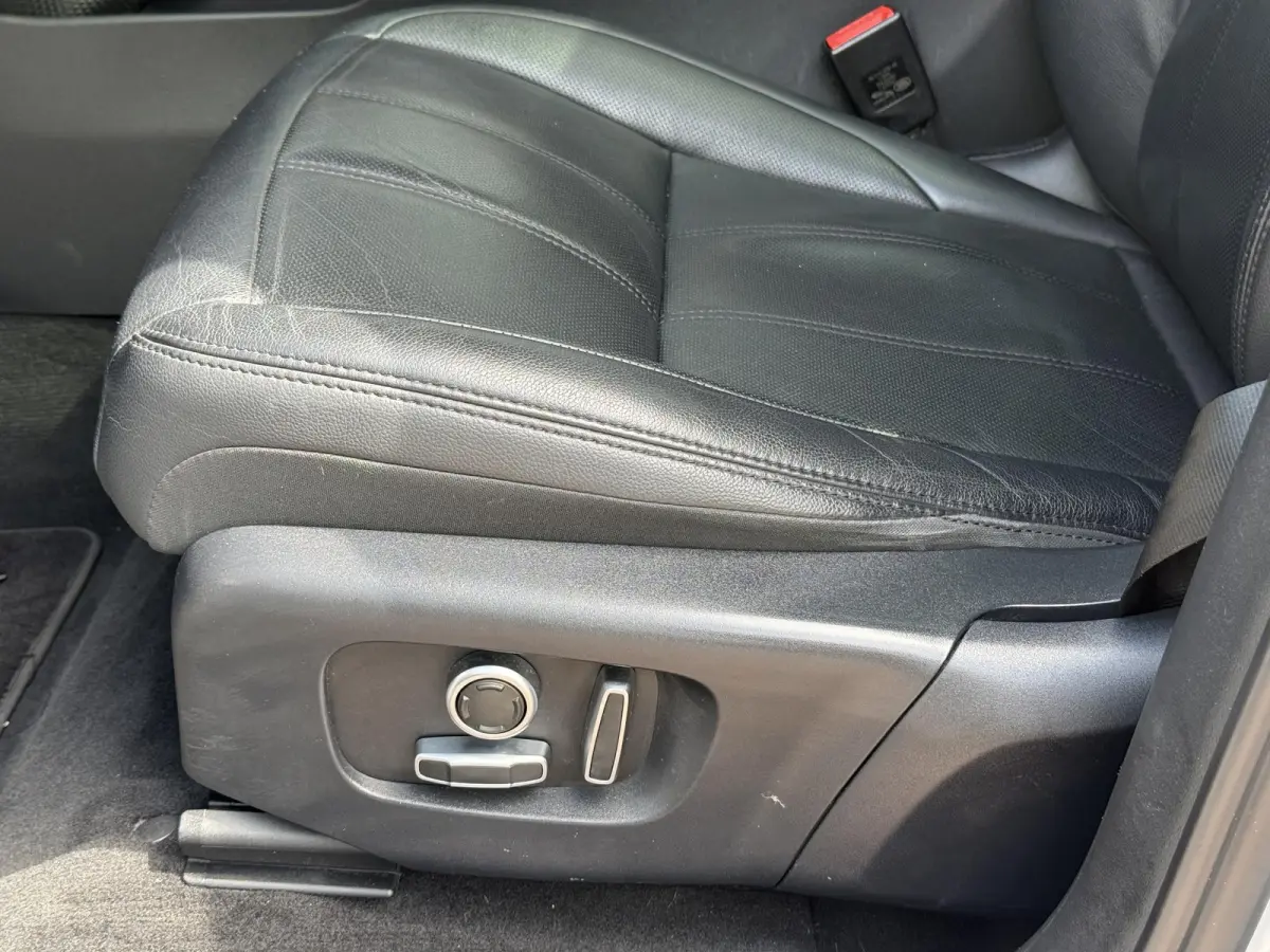 1.5 P300e AWD HSE / Schuif Kantel Dak / Elektrische Stoelen met Geheugen / Elektrische Achterklep / Apple Carplay&Android Auto / 360º Camera / 20'' LM Velgen / Keyless /
