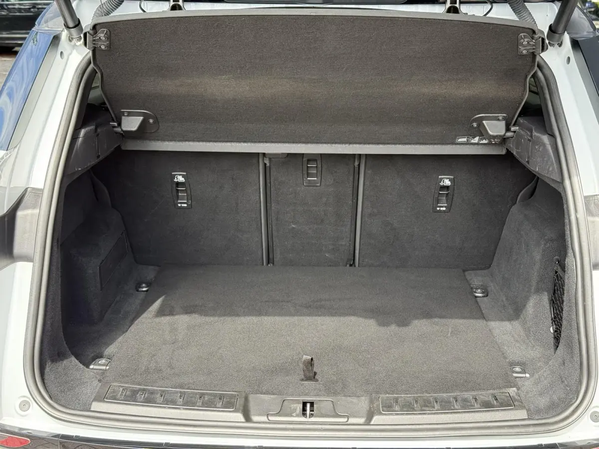 1.5 P300e AWD HSE / Schuif Kantel Dak / Elektrische Stoelen met Geheugen / Elektrische Achterklep / Apple Carplay&Android Auto / 360º Camera / 20'' LM Velgen / Keyless /