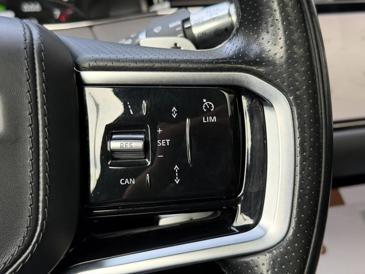 1.5 P300e AWD HSE / Schuif Kantel Dak / Elektrische Stoelen met Geheugen / Elektrische Achterklep / Apple Carplay&Android Auto / 360º Camera / 20'' LM Velgen / Keyless /