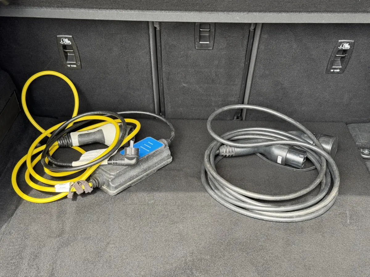 1.5 P300e AWD HSE / Schuif Kantel Dak / Elektrische Stoelen met Geheugen / Elektrische Achterklep / Apple Carplay&Android Auto / 360º Camera / 20'' LM Velgen / Keyless /