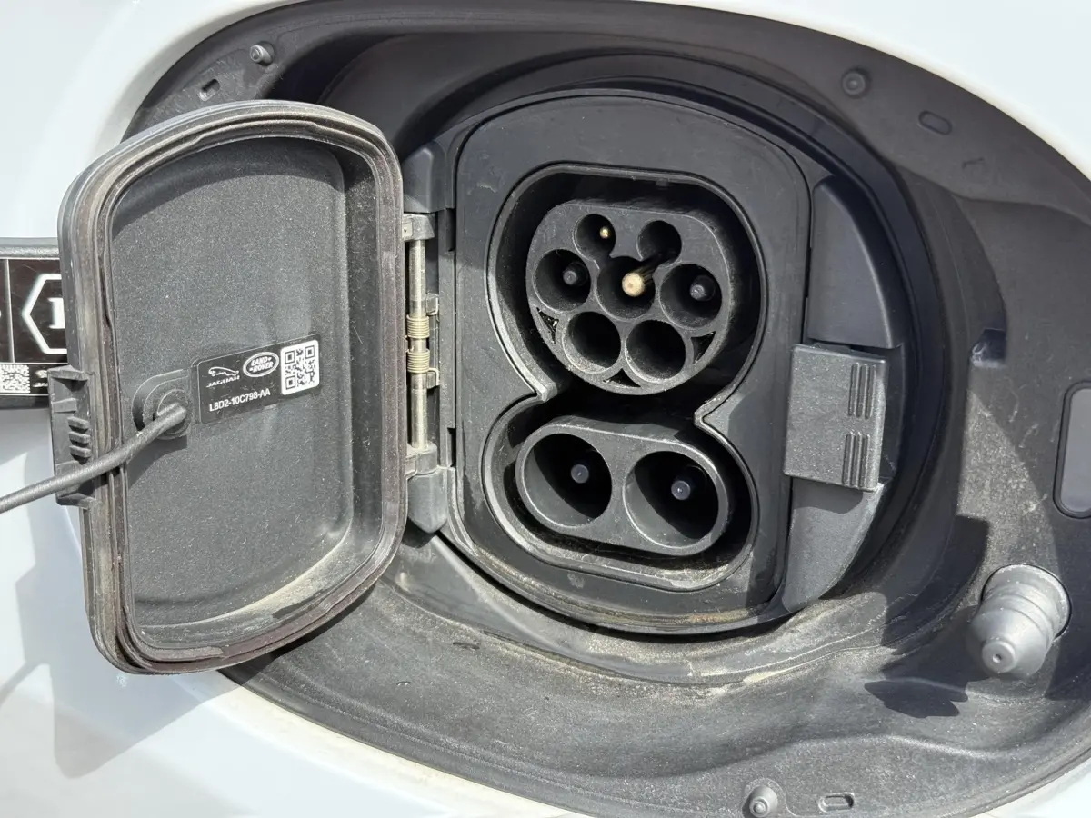 1.5 P300e AWD HSE / Schuif Kantel Dak / Elektrische Stoelen met Geheugen / Elektrische Achterklep / Apple Carplay&Android Auto / 360º Camera / 20'' LM Velgen / Keyless /