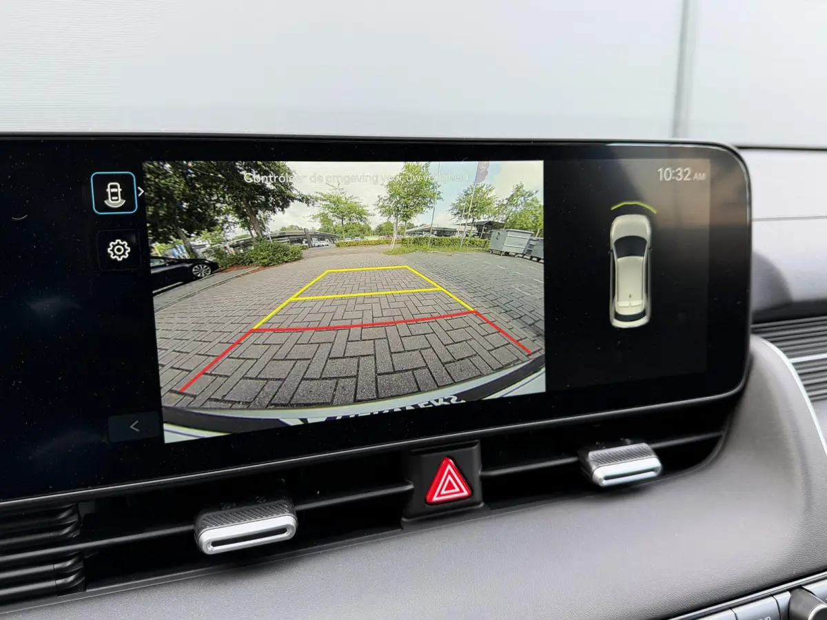 Standard Range Pure Edition 63 kWh / Snel Leverbaar / Stoelverwarming Voor + Achter / Stuurverwarming / BOSE Audio / Achteruitrijcamera / Elek. Achterklep / LED Verlichting /