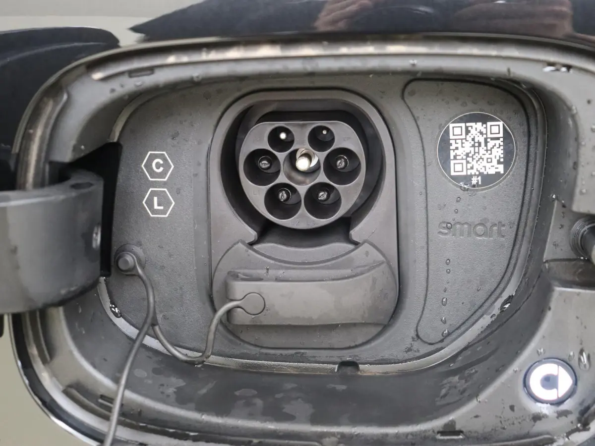 BRABUS 66 kWh / Memory-Stoelen / Carplay / 360Graden-Camera /