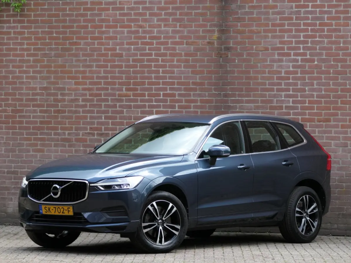 T5 AUT Momentum / Sport Leer / Blis / Apple CarPlay