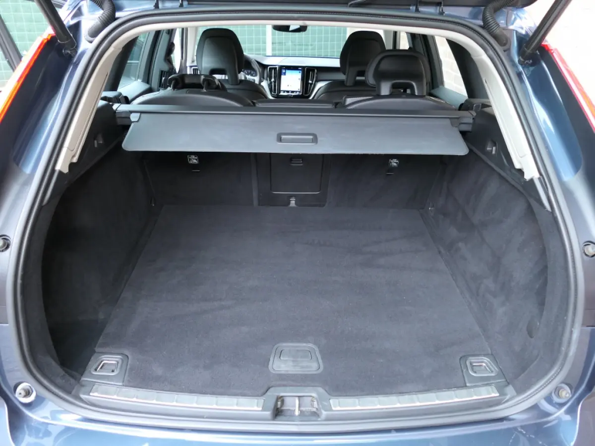 T5 AUT Momentum / Sport Leer / Blis / Apple CarPlay