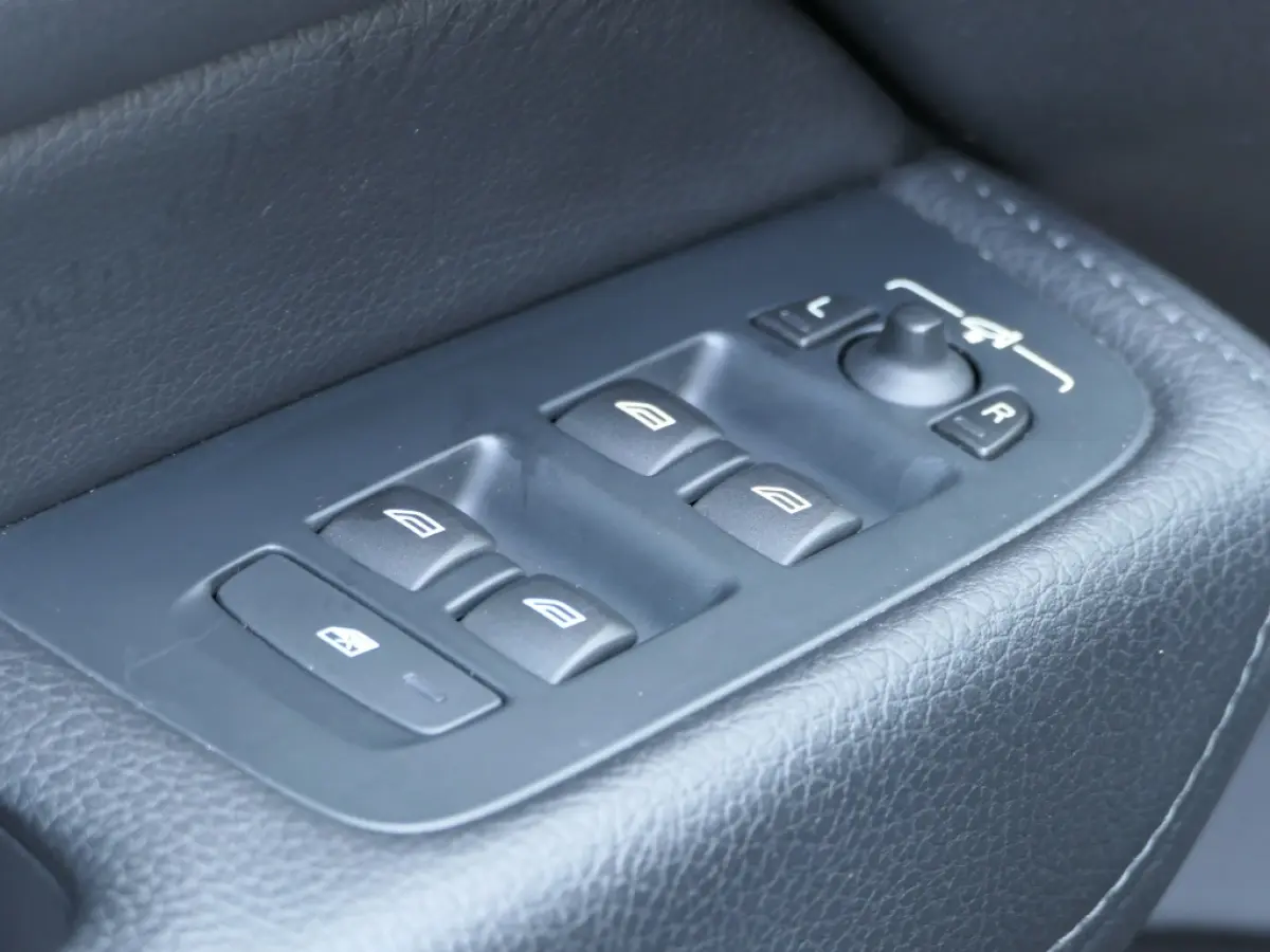 T5 AUT Momentum / Sport Leer / Blis / Apple CarPlay